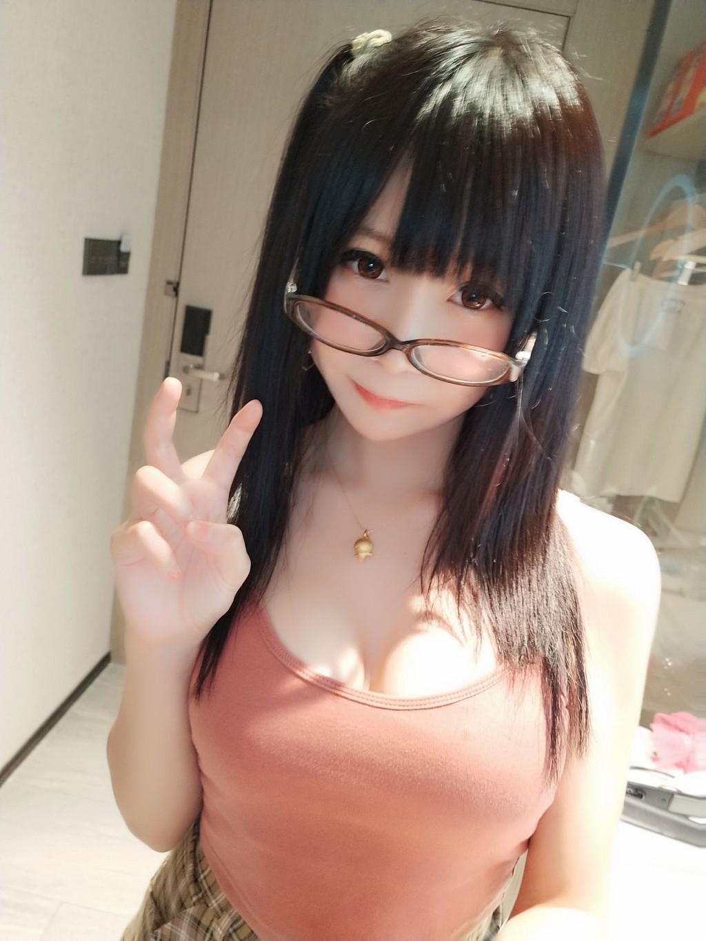 COSER摇摇乐yoyo《诱人小学妹》 [Cosplay福利] 写真集[43P]