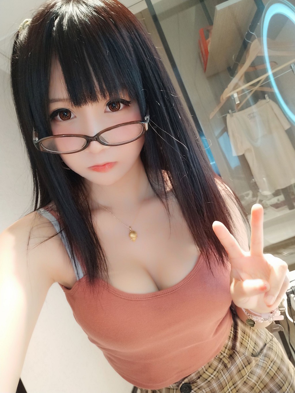 COSER摇摇乐yoyo《诱人小学妹》 [Cosplay福利] 写真集[43P]
