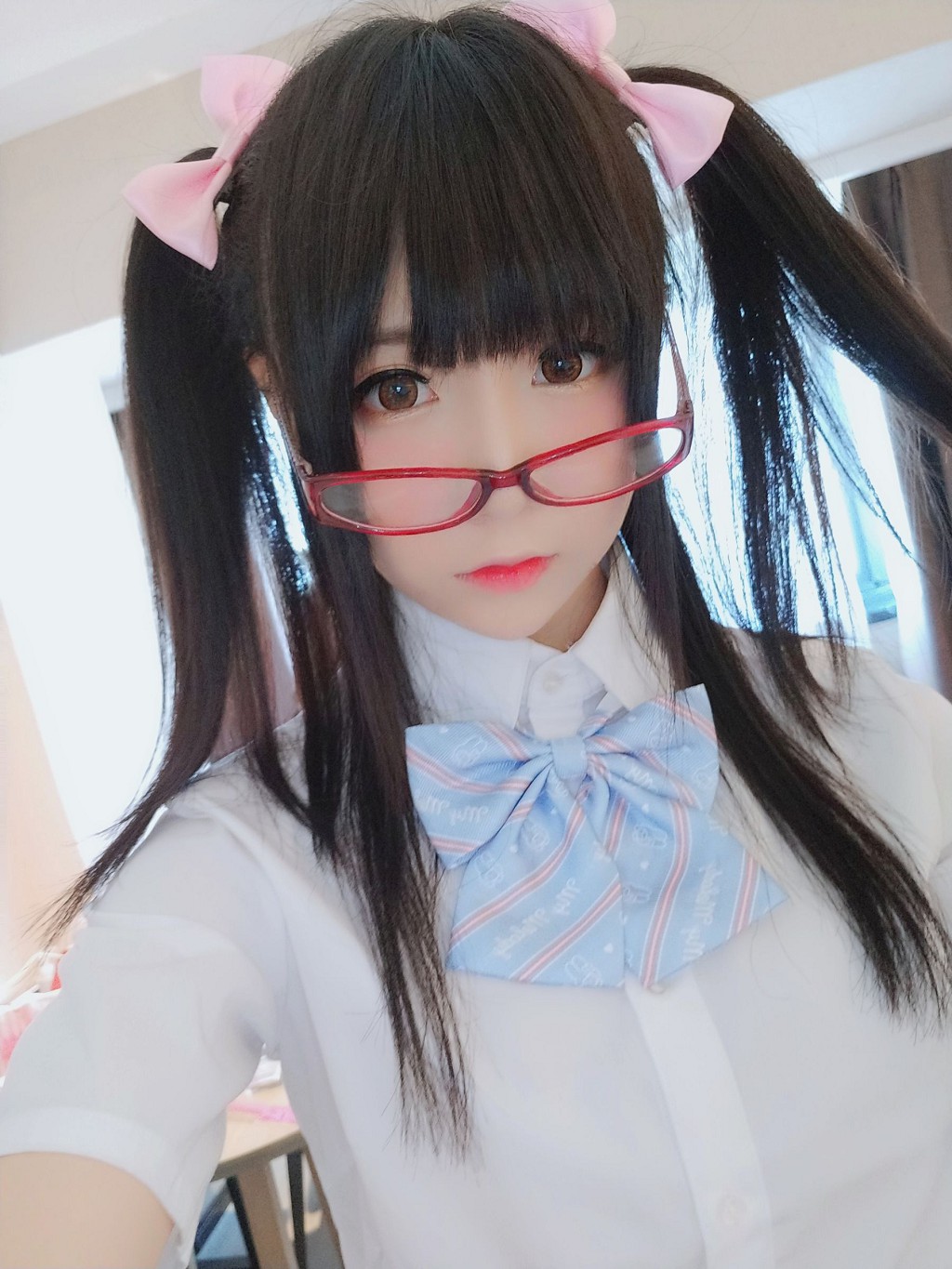 COSER摇摇乐yoyo《诱人小学妹》 [Cosplay福利] 写真集[43P]