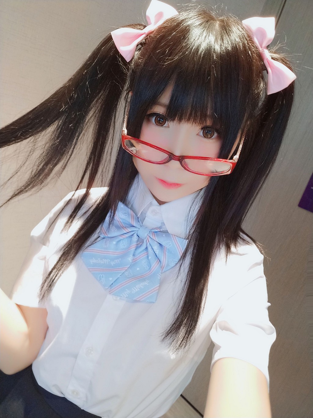 COSER摇摇乐yoyo《诱人小学妹》 [Cosplay福利] 写真集[43P]