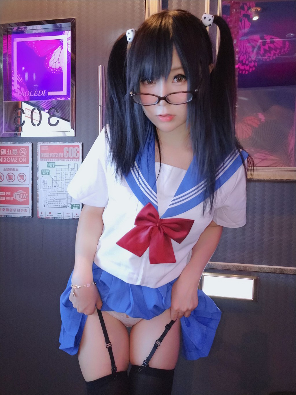 COSER摇摇乐yoyo《诱人小学妹》 [Cosplay福利] 写真集[43P]