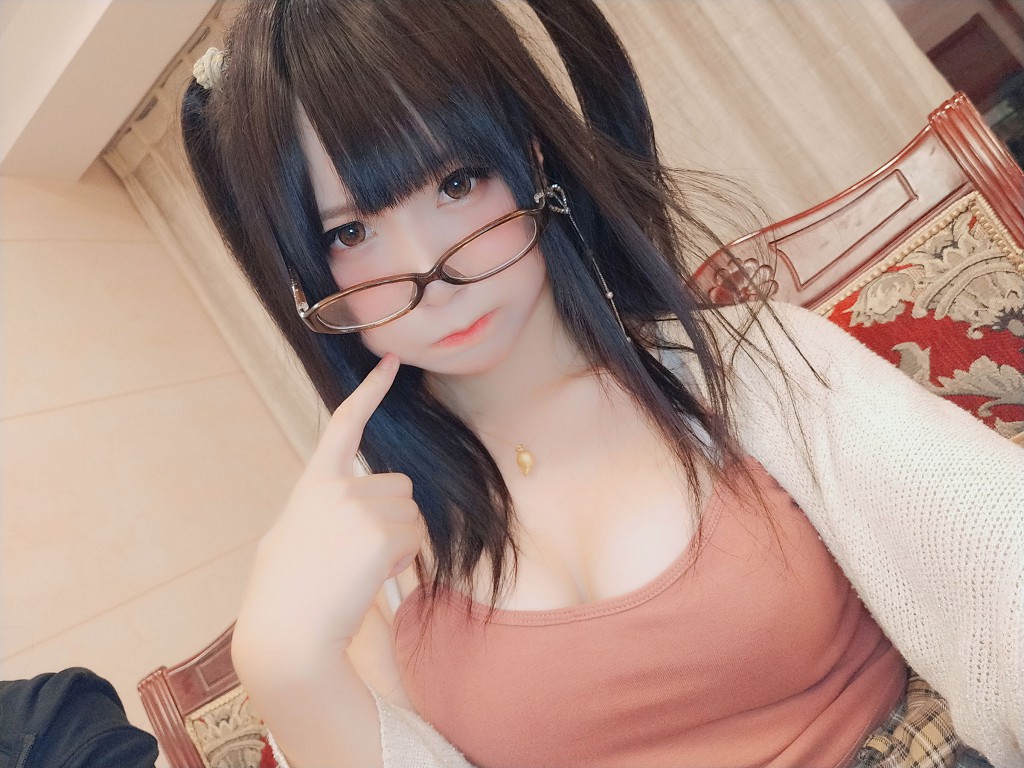 COSER Yao Yao Le YoYo: Tempting Little Schoolgirl [Cosplay Welfare] Photobook [43P
