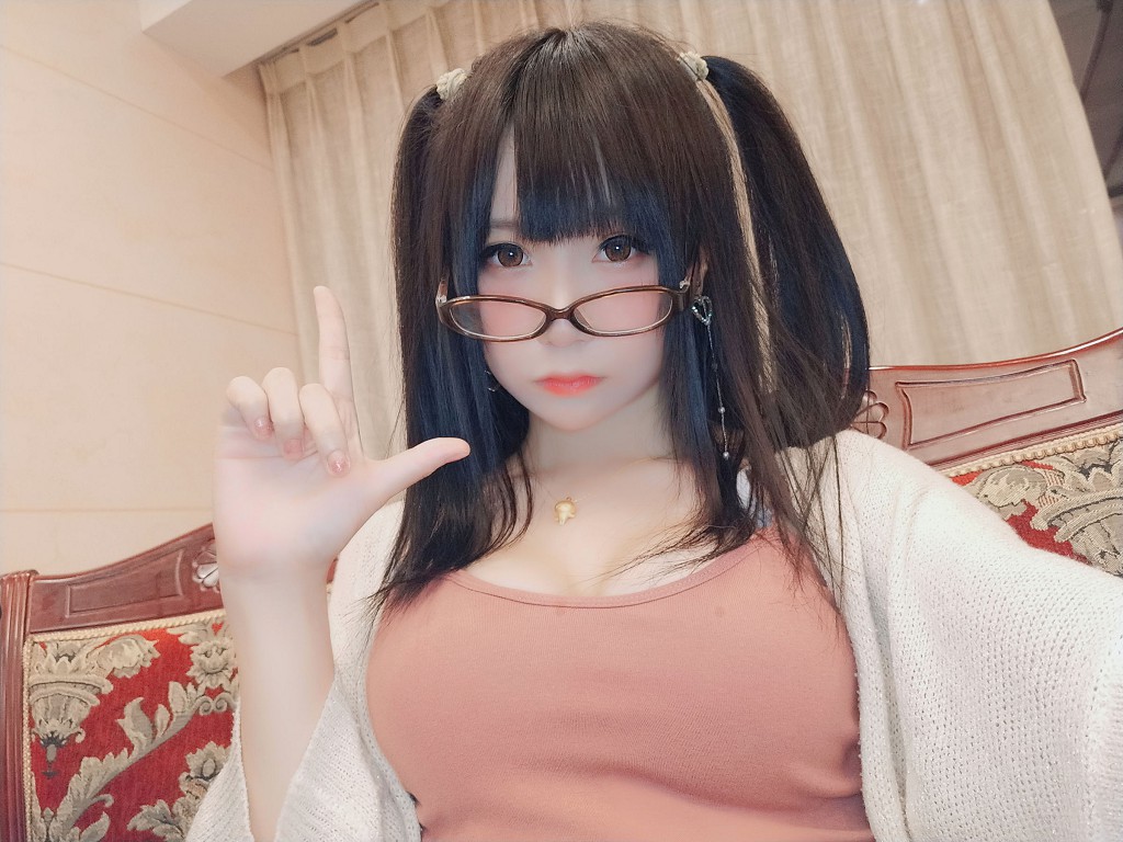 COSER Yao Yao Le YoYo: Tempting Little Schoolgirl [Cosplay Welfare] Photobook [43P