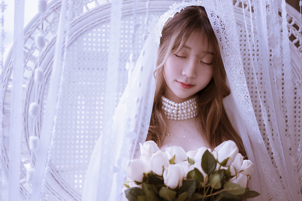COSER黑川《年上彼女 婚纱+毛衣》 [Cosplay少女] 写真集[39P]