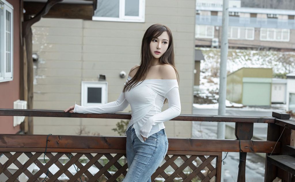 性感大奶美少婦熱火肉色美腿性感翹臀牛仔褲