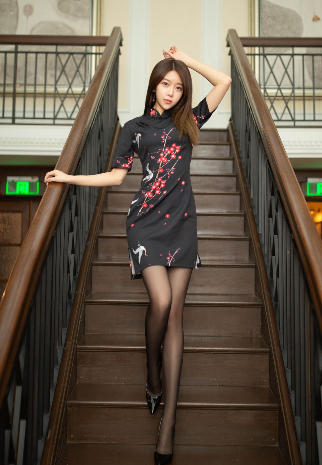ซาชิเหวิน แซลลี่ ถุงน่องยั่วใจ ขาสวย โรงแรม ท่าทางยั่วสวาท ก้นงอนที่ล่อลวง