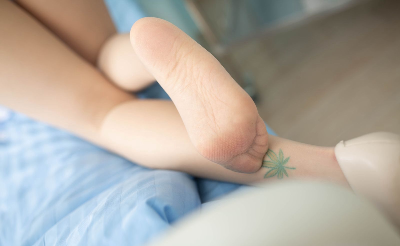 Cực phẩm cao ráo trang phục y tá tình thú mỹ nữ An Nhiên Maleah quyến rũ tất thịt và đôi chân đẹp