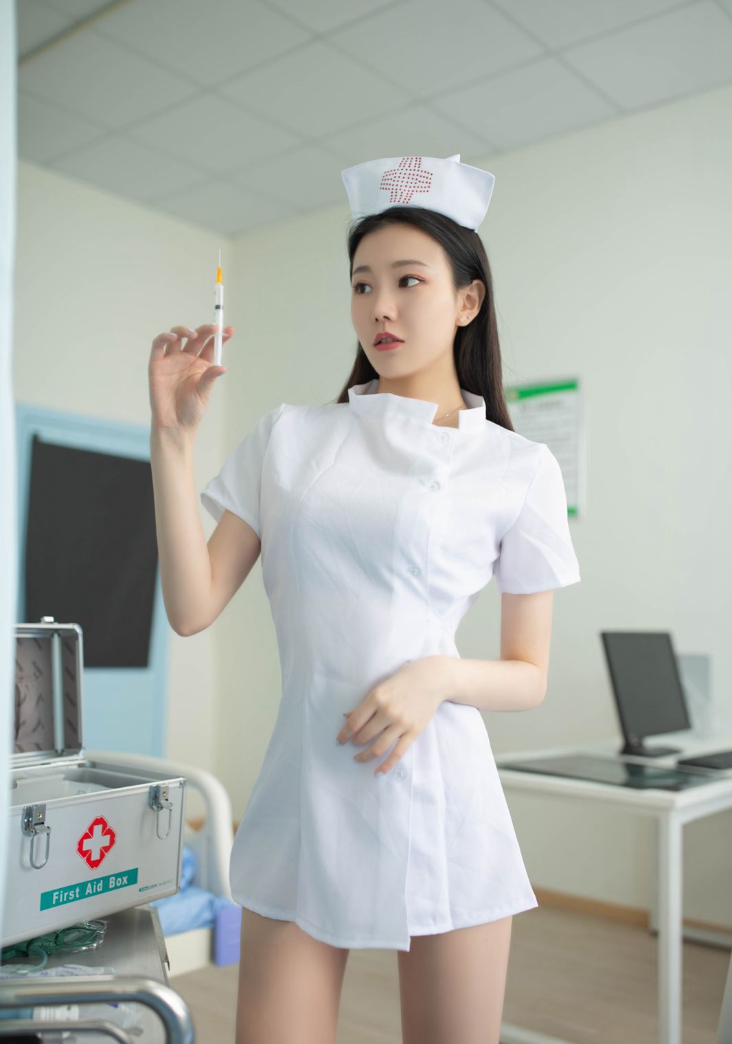Siêu quyến rũ y tá An Nhiên với tất thịt màu, chân đẹp, mông cong, đồng phục y tá, hình ảnh xấu xa.