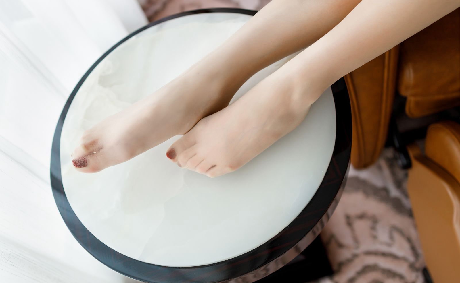 Mỹ nữ khí chất IndaLinda nội y tình thú vớ nylon chân dài đồng phục nghệ thuật cơ thể.
