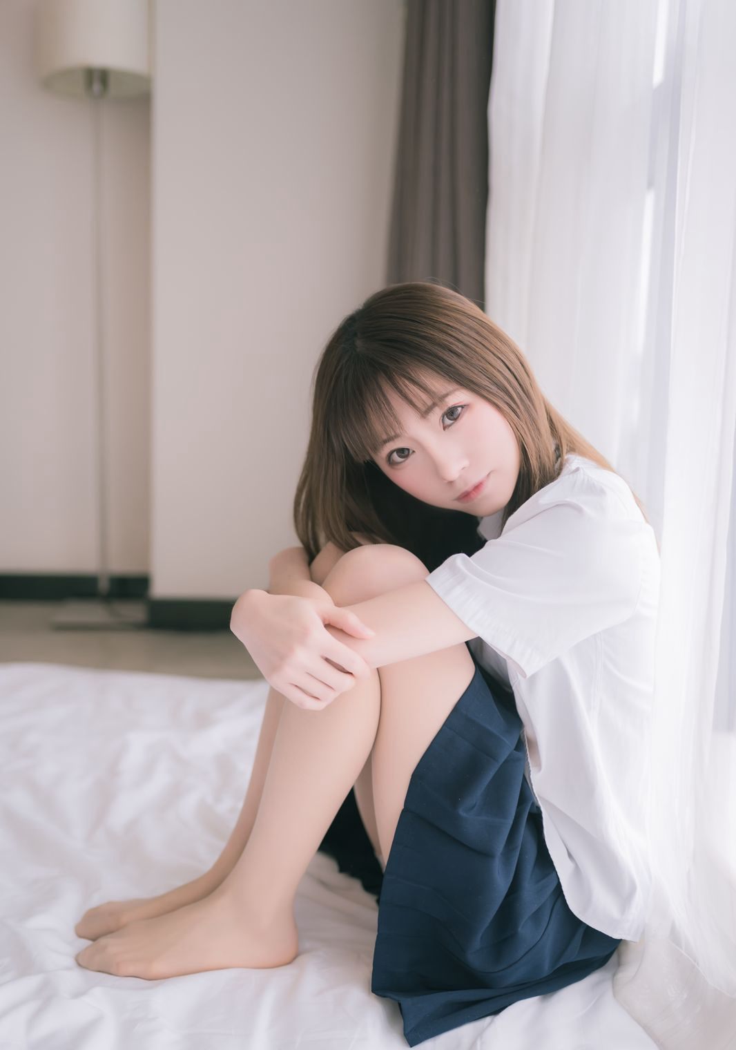 Explicit cosplay in student uniform with flesh-colored stockings, youth film Kitaro, high-definition beautiful legs photoshoot