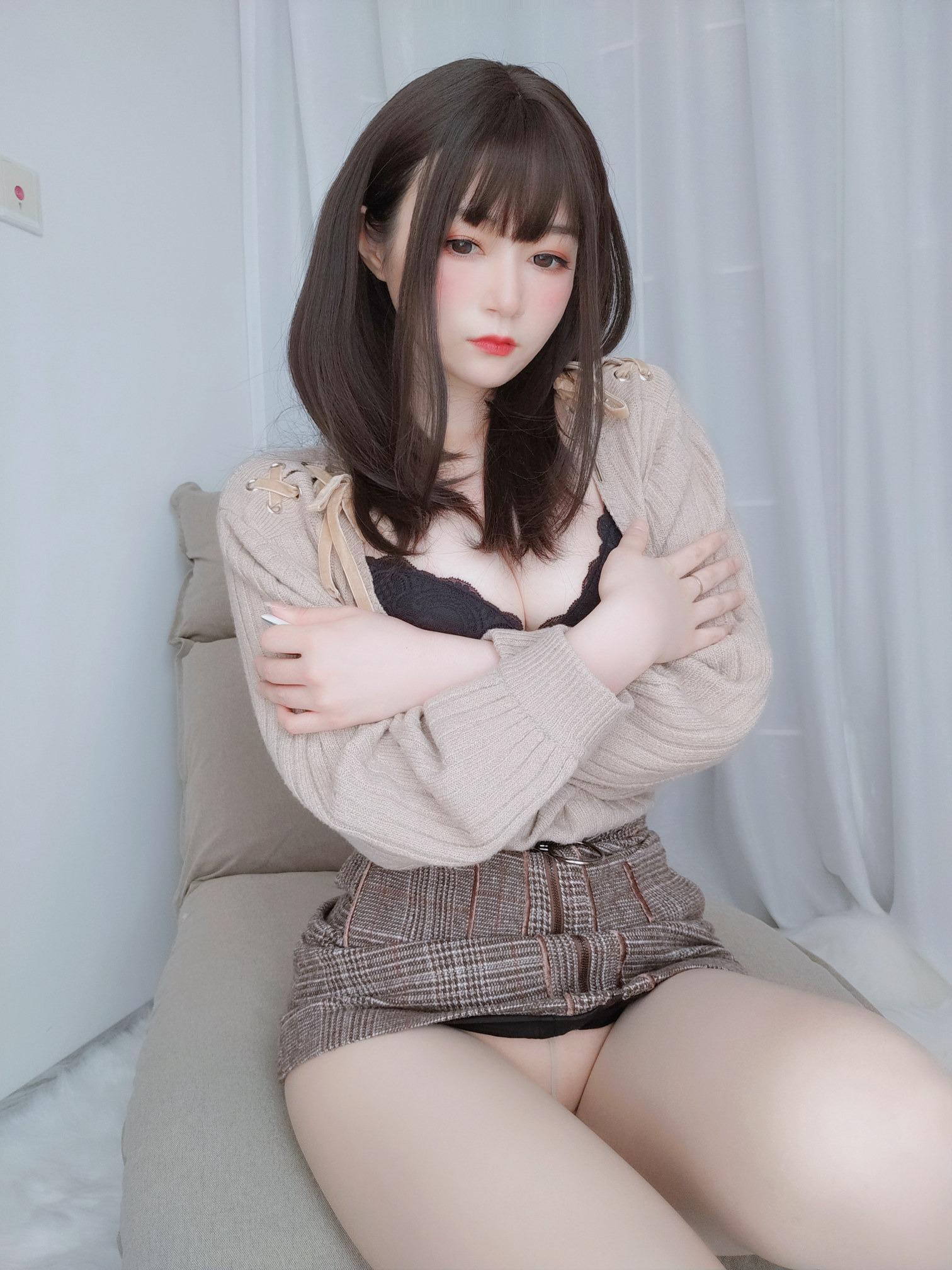 ไป่หยิน 81 - รุ่นน้องหวาน 130 หน้า