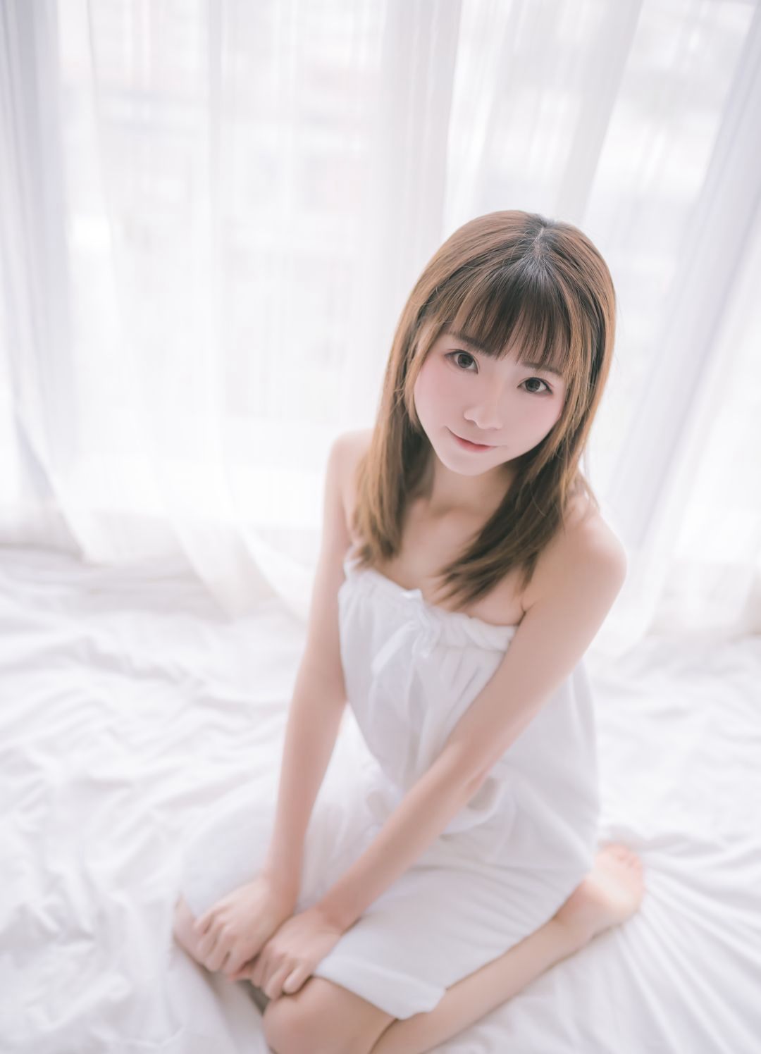 Bathroom Beauty in Large-Scale Cosplay with No Limits, Welfare MM Beautiful Legs Pictures