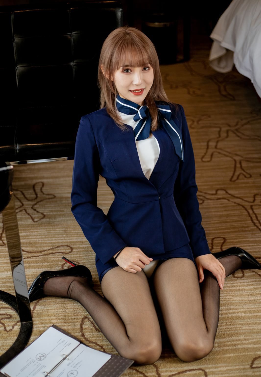 周慕汐仙女誘惑辦公室女郎性感制服黑絲美腿高跟
