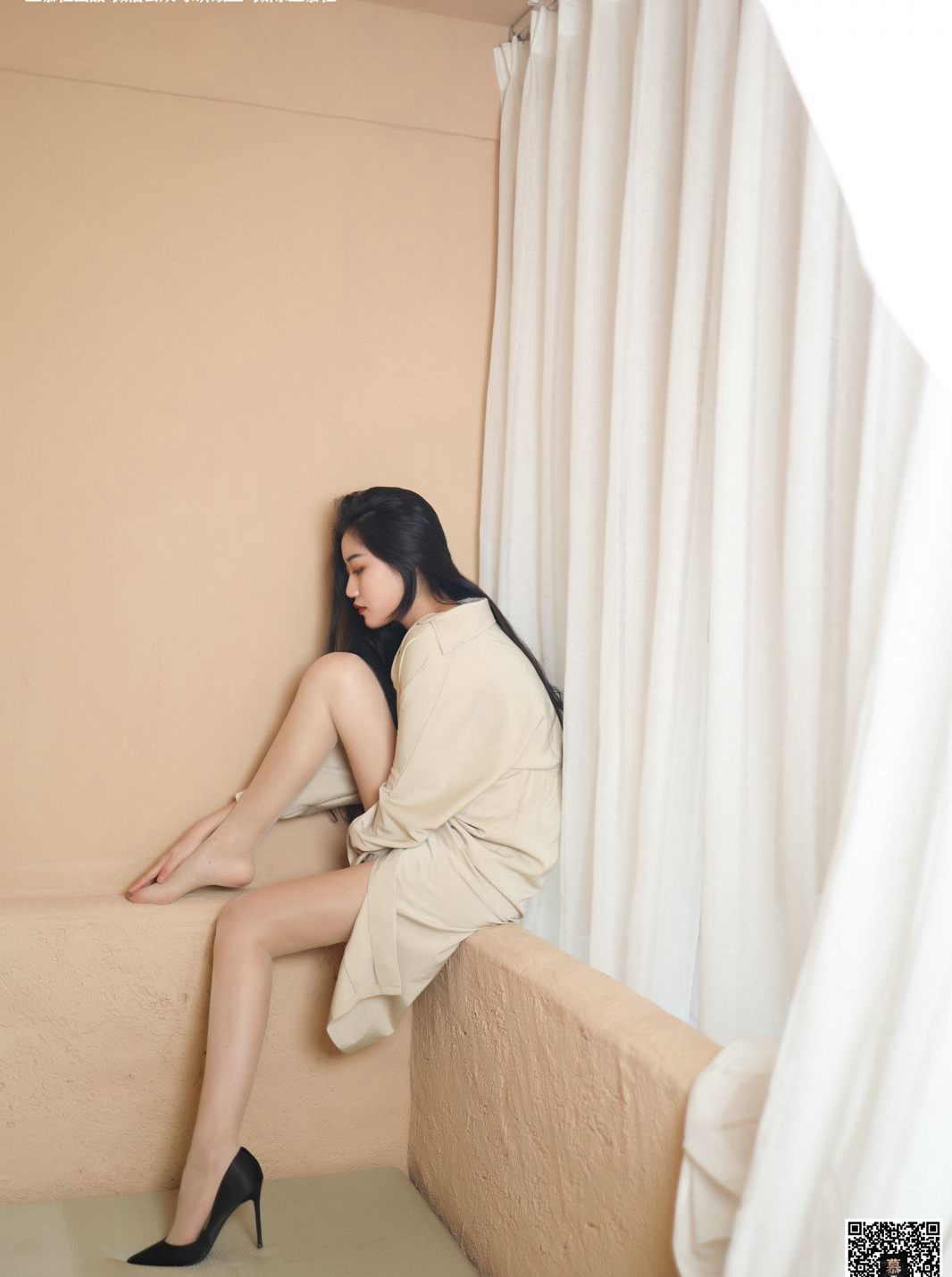 極品美人少婦の肉色ストッキング美脚ハイヒールホテルセクシー人体大胆芸術