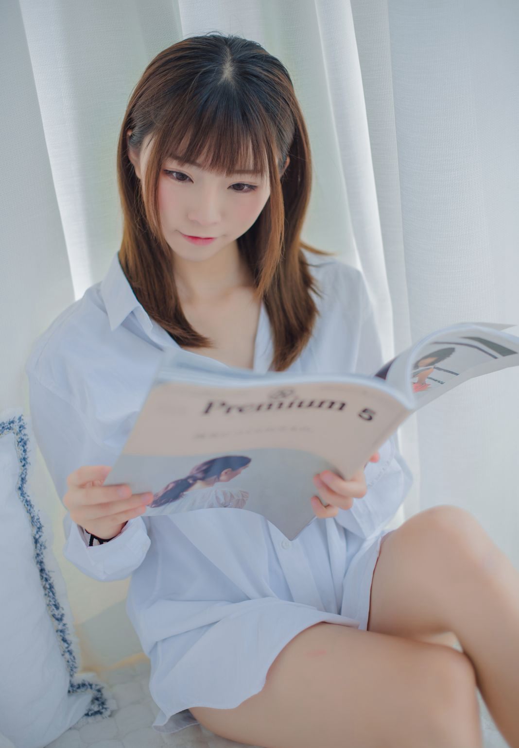 白嫩女神 COSER 綺太郎 性感嫩白美腿白皙玉足大尺度寫真