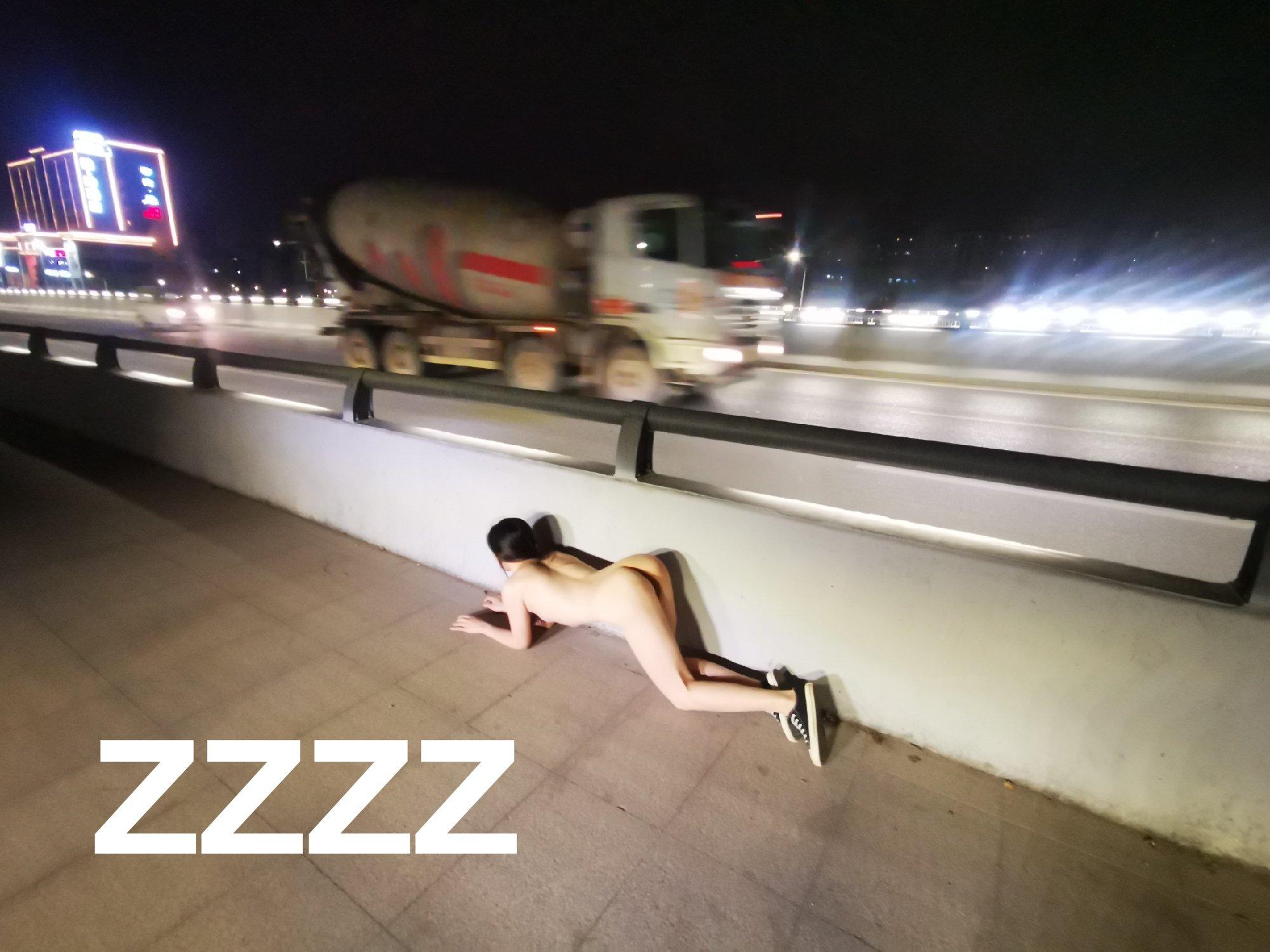 广州情侣 ZZZZ 全裸露出 126P