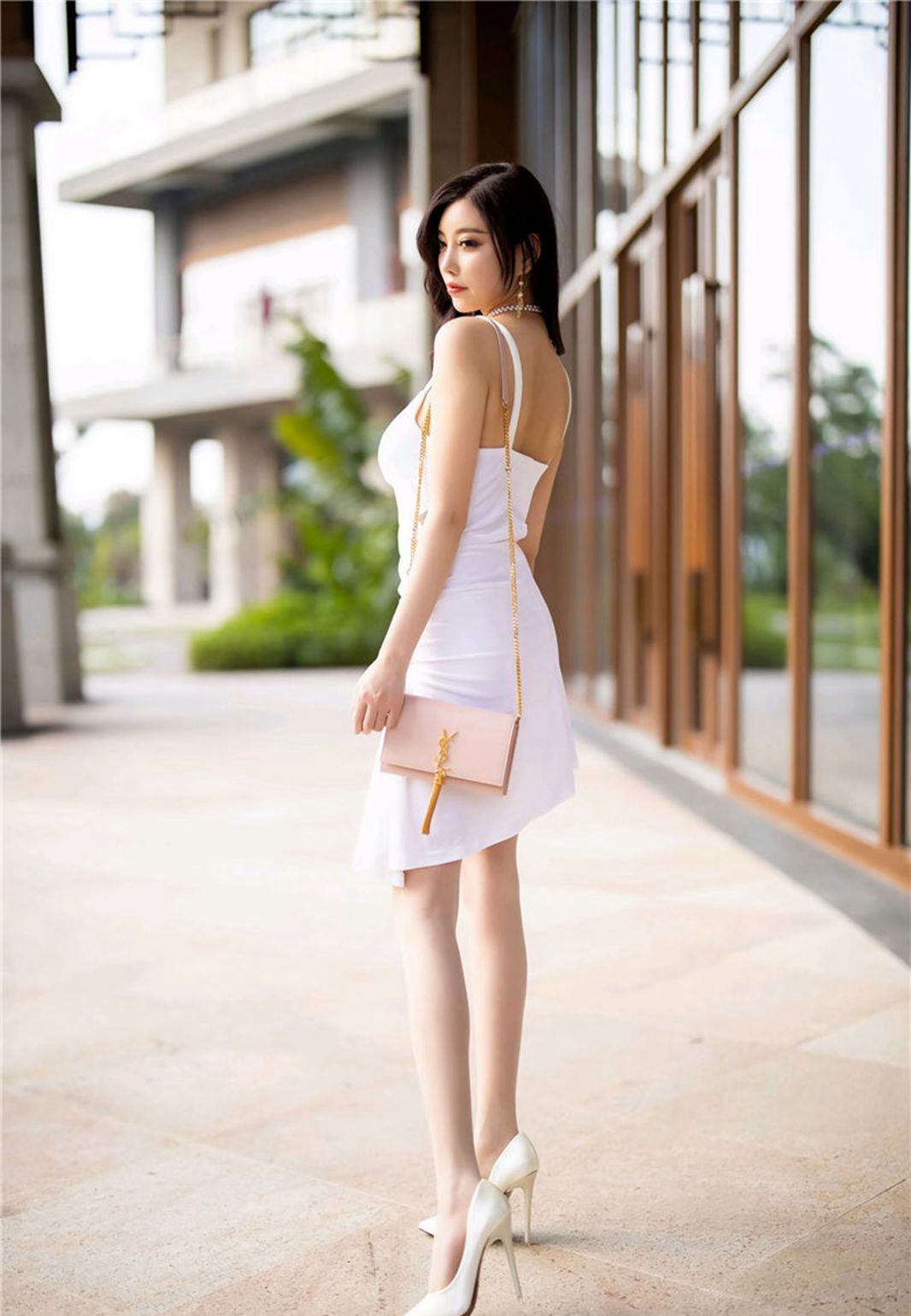 杨晨晨sugar肉丝袜美腿风骚身材白皙翘臀蕾丝丁字裤