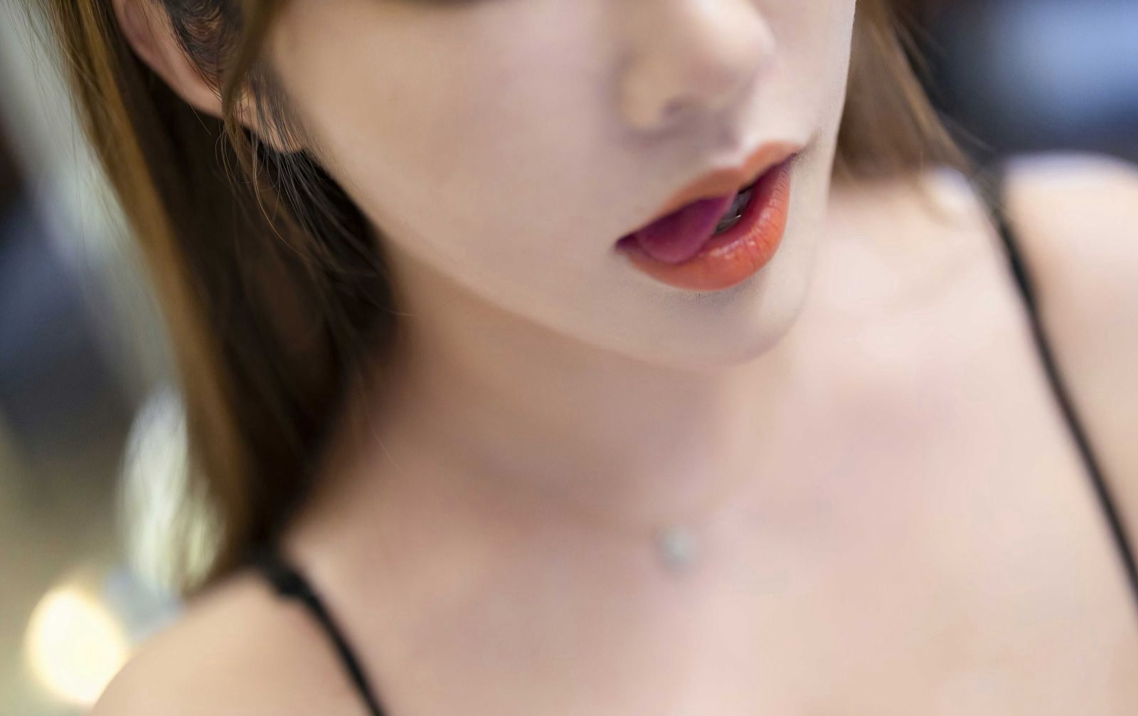 연연Roro의 극품 큰가슴 미인 소부 블랙 스톡킹 섹시 쓰리포인트 스타일 에로틱 사진