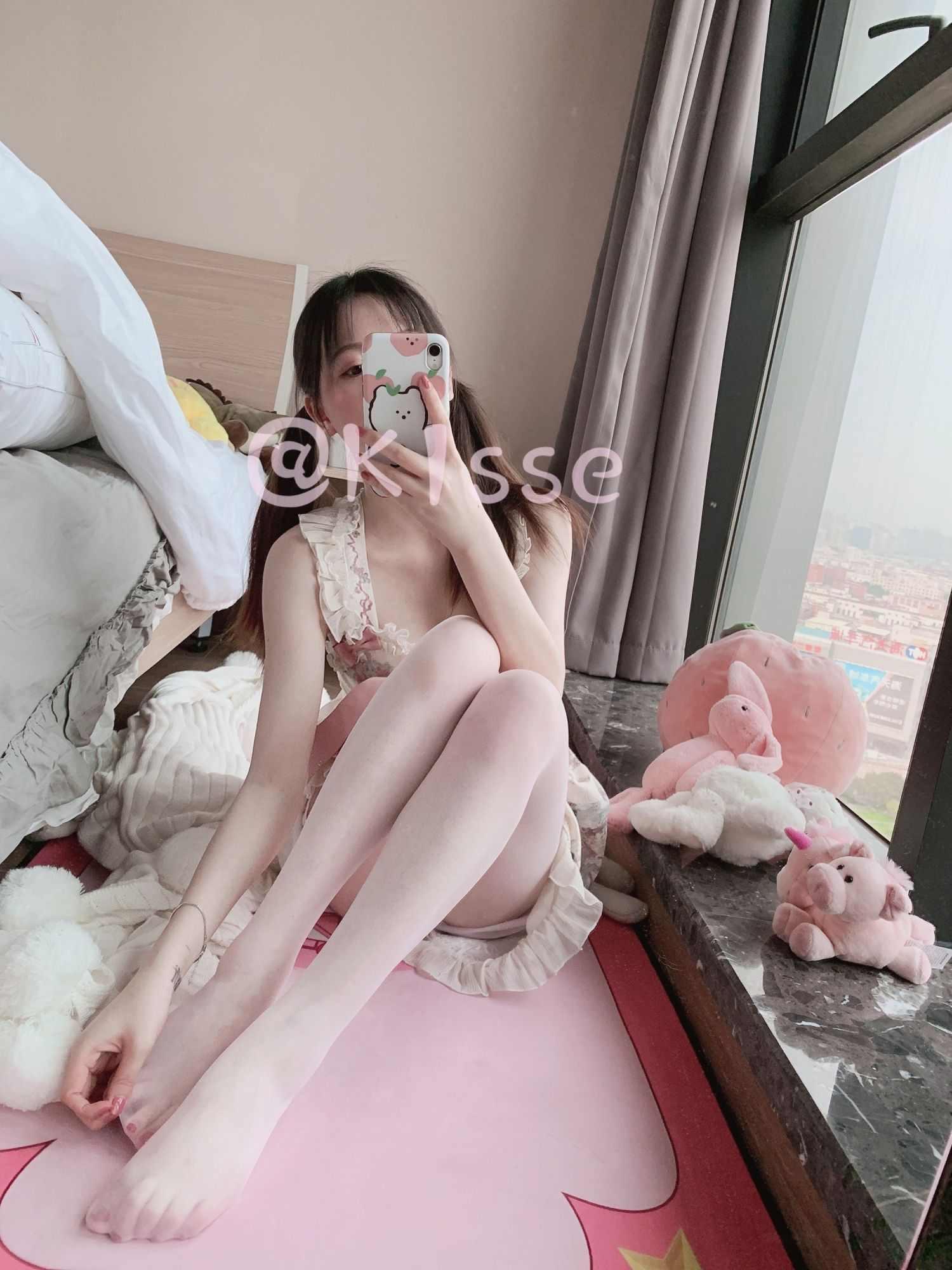 クルッセ 白ストツインテールロリ 41P