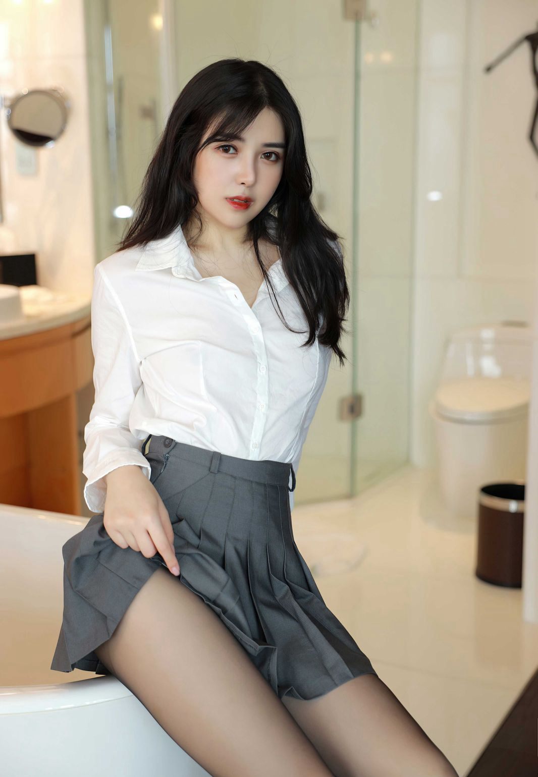 Han Jing'an's sexy JK short skirt temptation, black stockings, beautiful legs, high heels, ultimate seduction, pouting buttocks