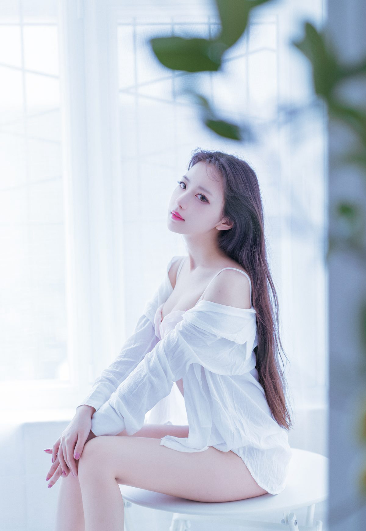 コスプレ シャオルルの 白くて柔らかな肌、セクシーな美脚、高い颜値の写真