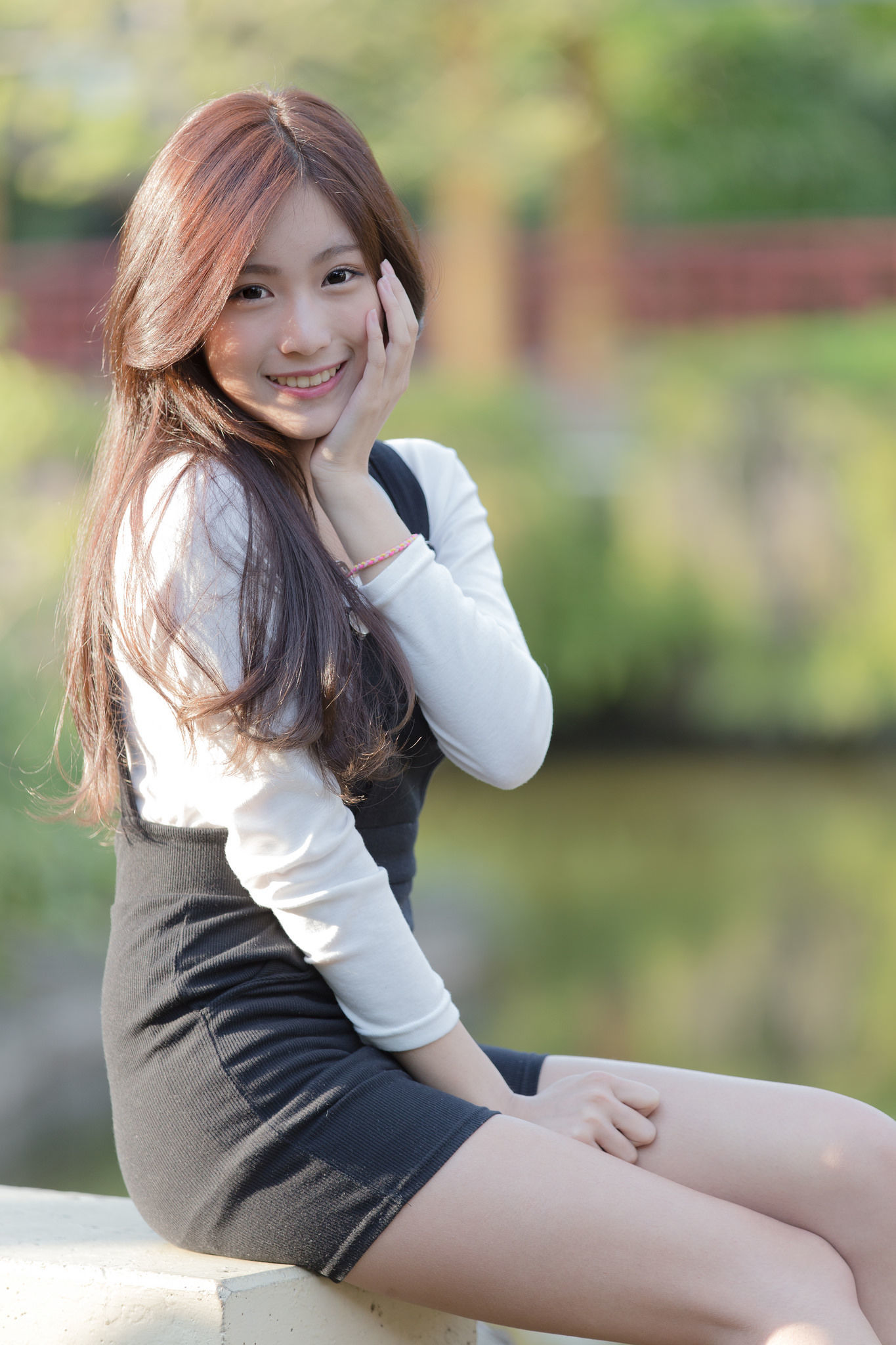 Taiwan Beauty] Zhang Chu Shan: School Flower Goddess Outdoor Shoot at Taipei Zhongshan Station McDonald's in the Park, Small Fresh Style