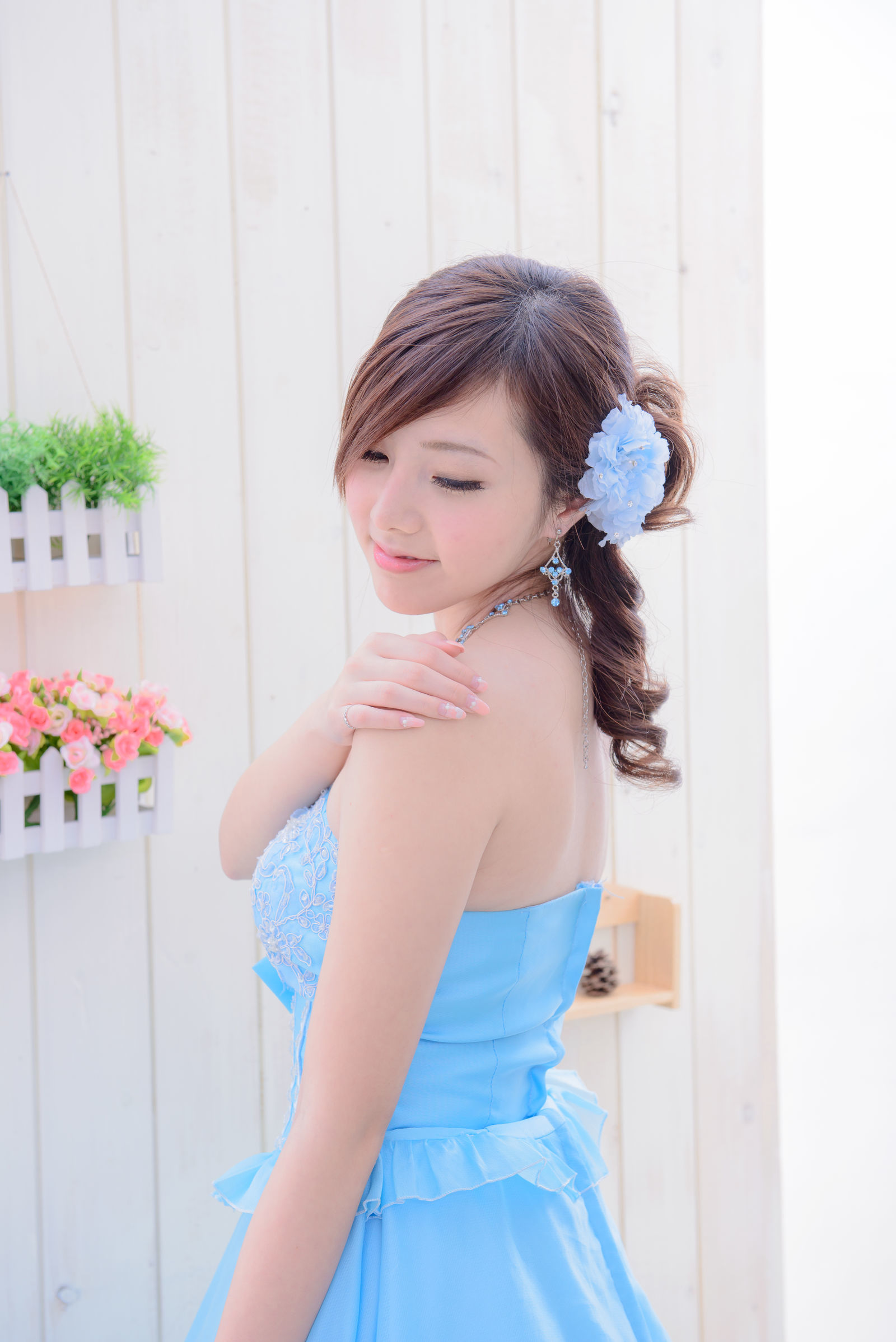 台湾の美女] チェン・シイン 藍白ウェディングドレス写真集