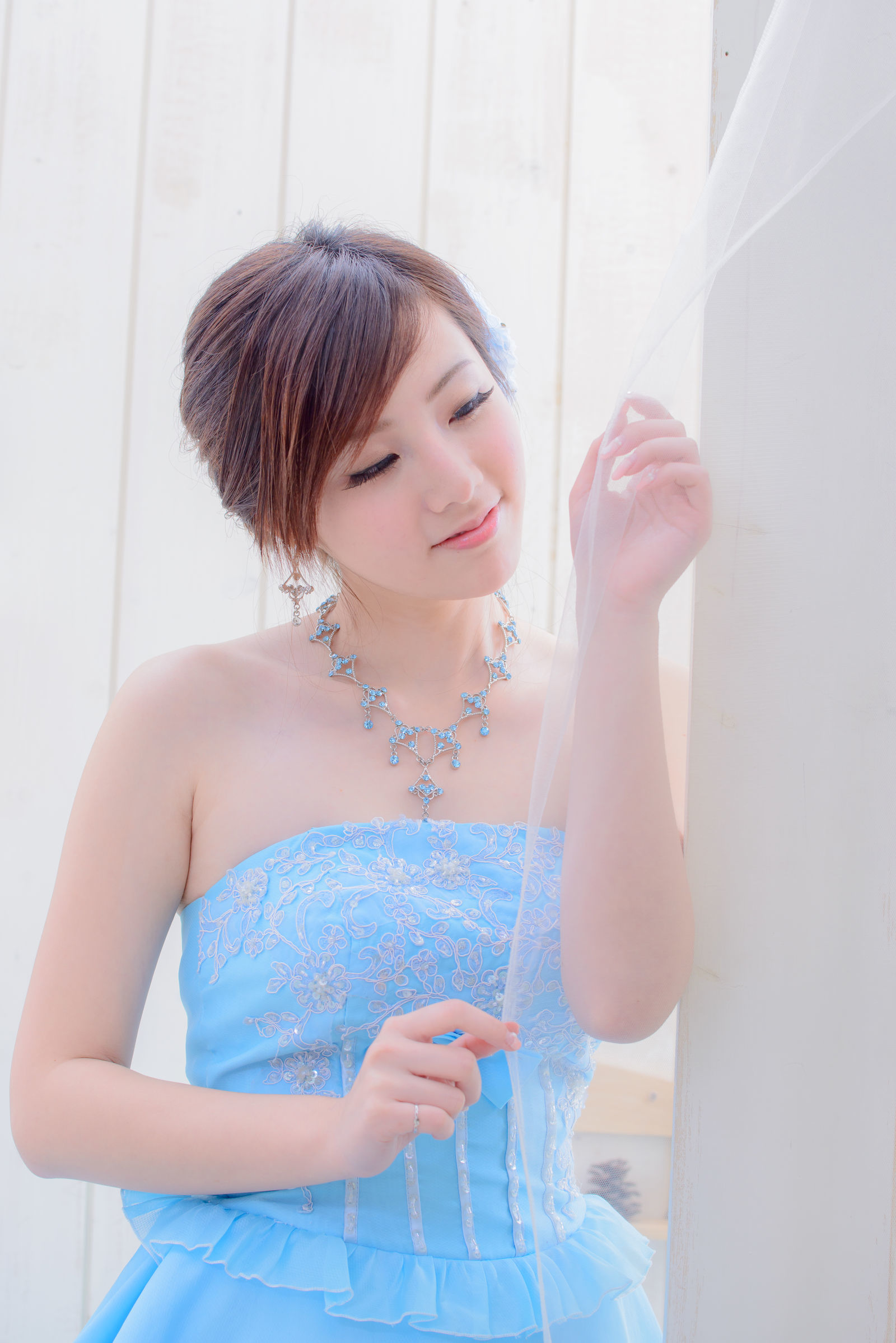 台湾の美女] チェン・シイン 藍白ウェディングドレス写真集