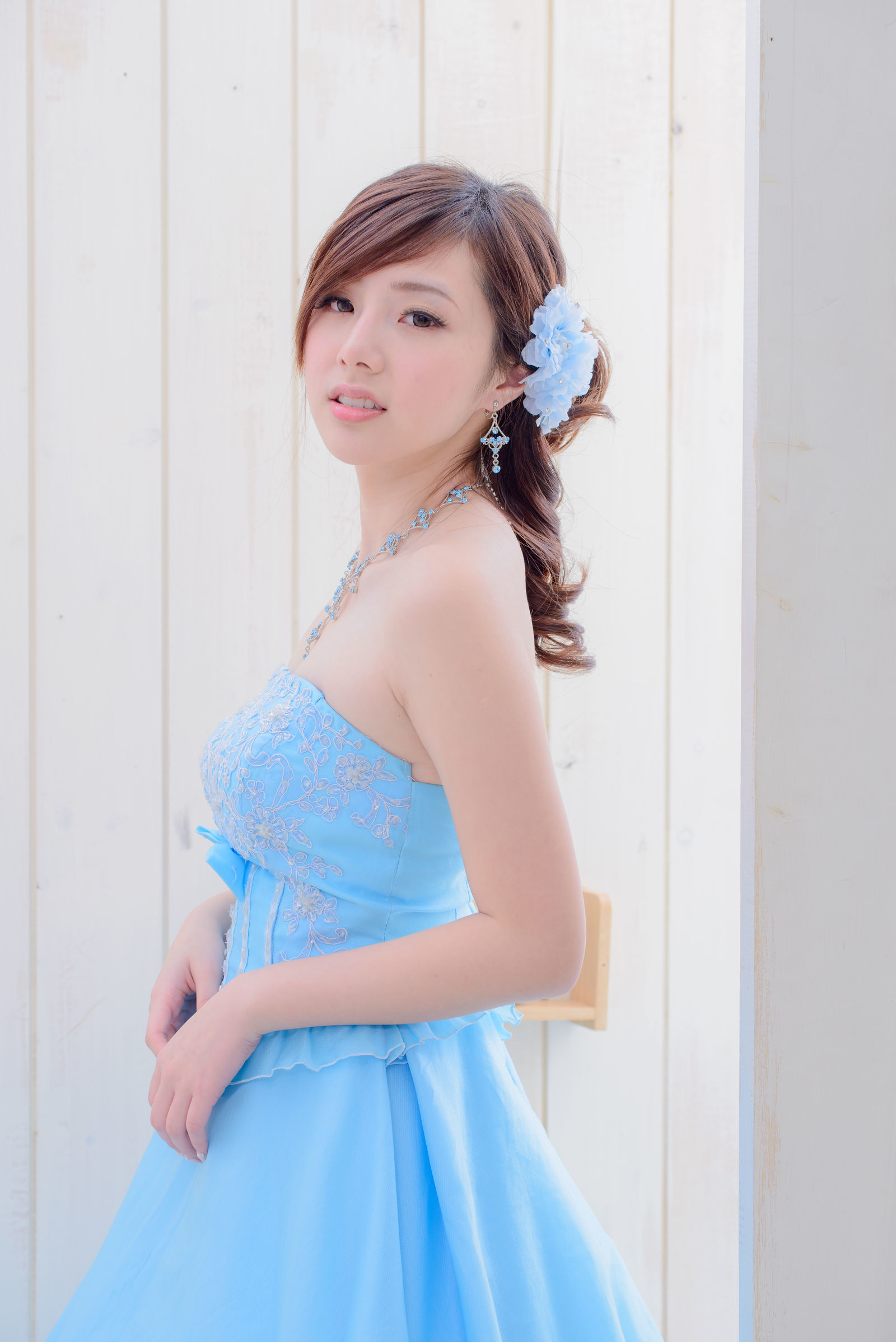 台湾の美女] チェン・シイン 藍白ウェディングドレス写真集