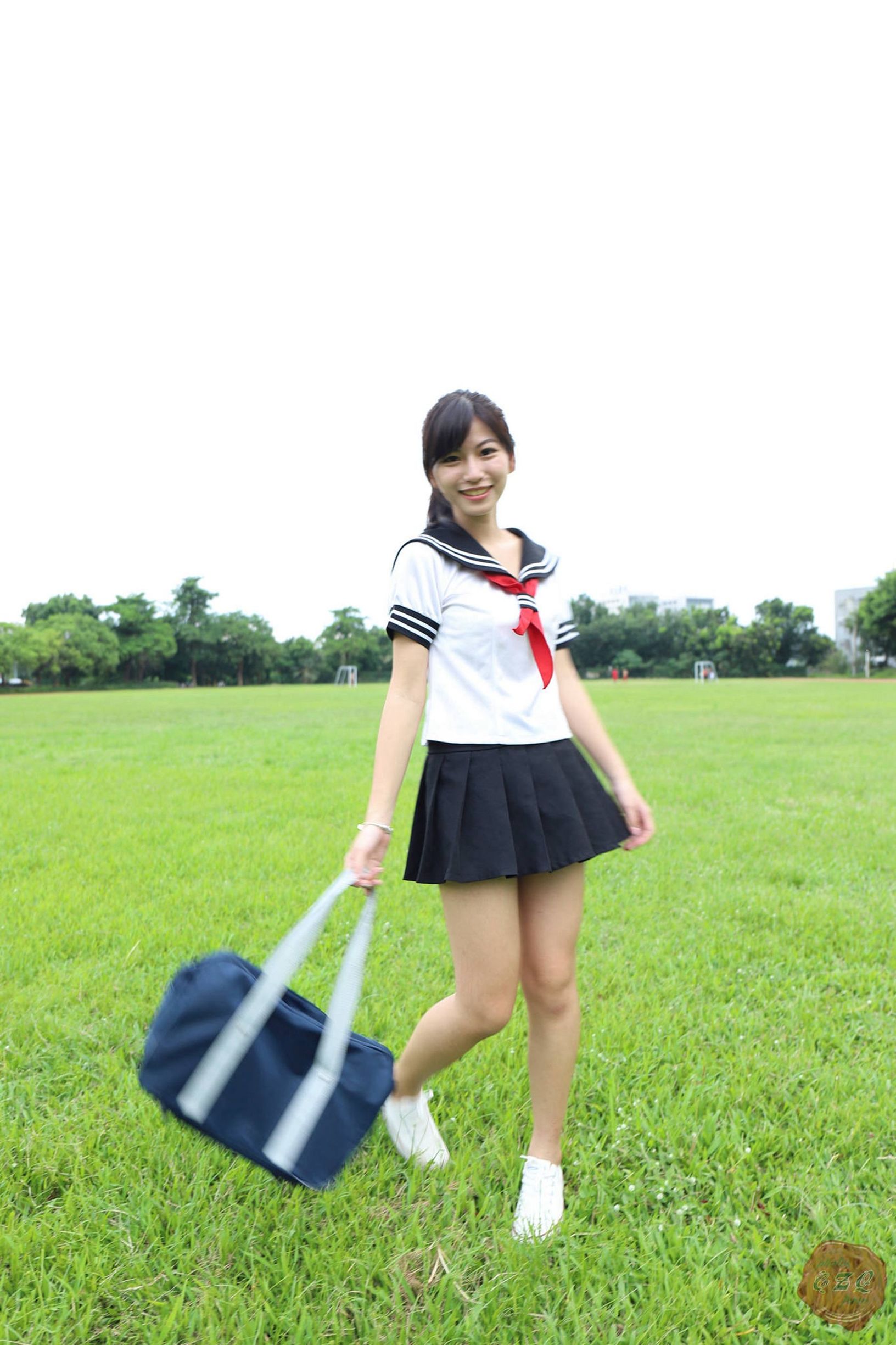 Taiwan Beauty] Girl in Uniform No. 001 Lin Wendi