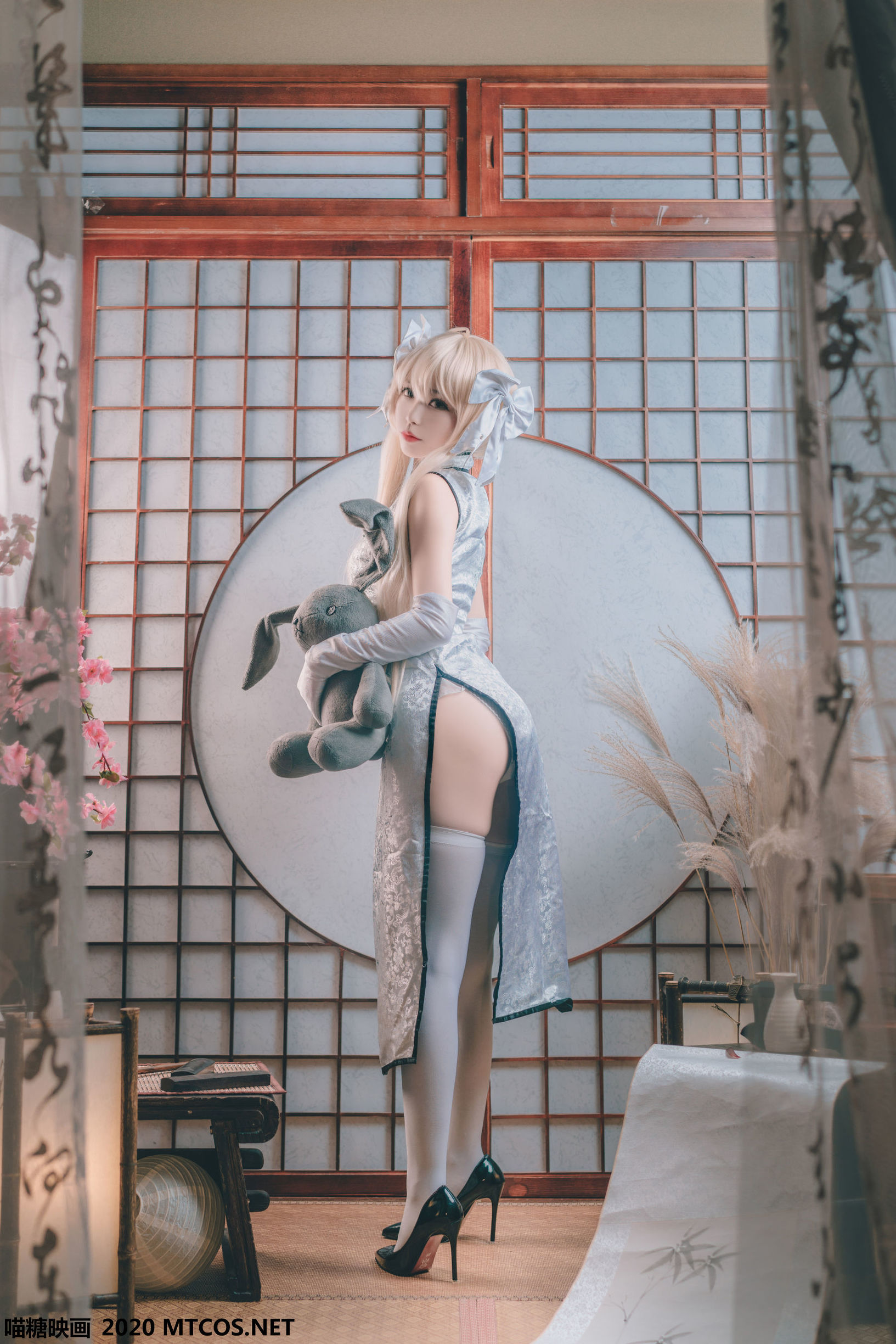 Meow Sugar Films] HML.009 Silver Silk Cheongsam