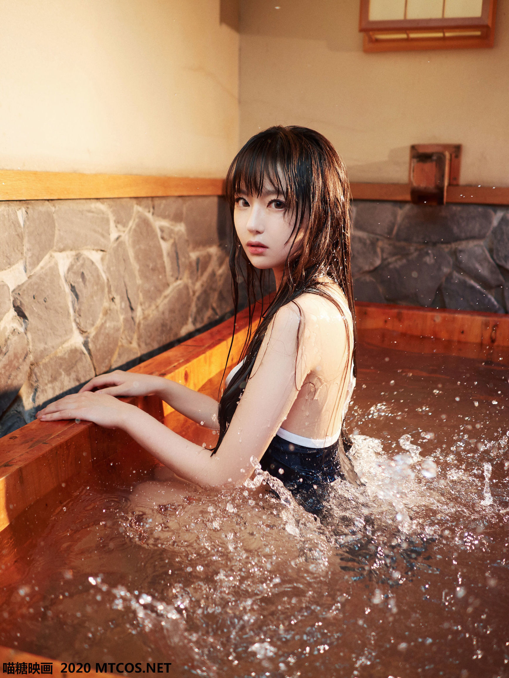 Miaotang Phim] VOL.144: Áo bơi trường học của suối nước nóng
