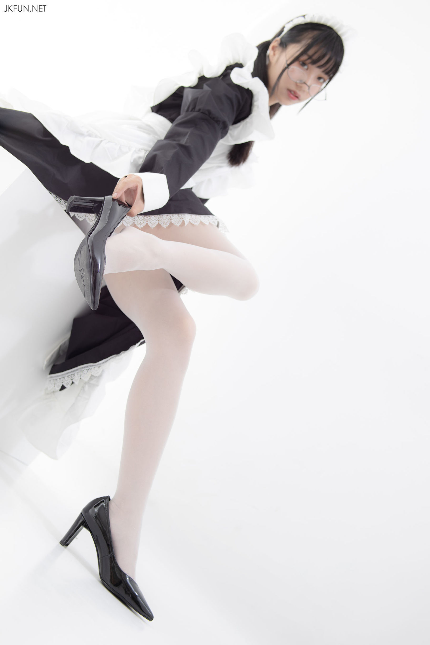センラ財団] メイド眼鏡妹