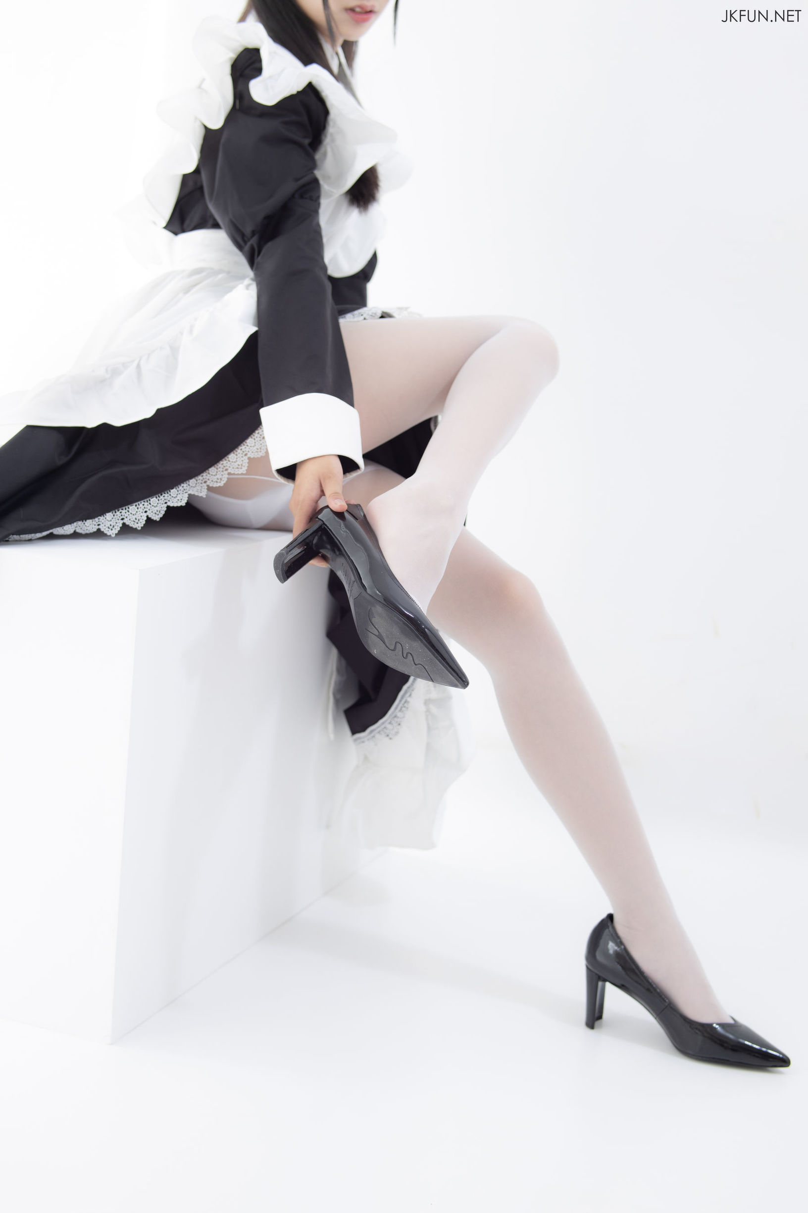 Sen Luo Consortium] Maid with Glasses Girl