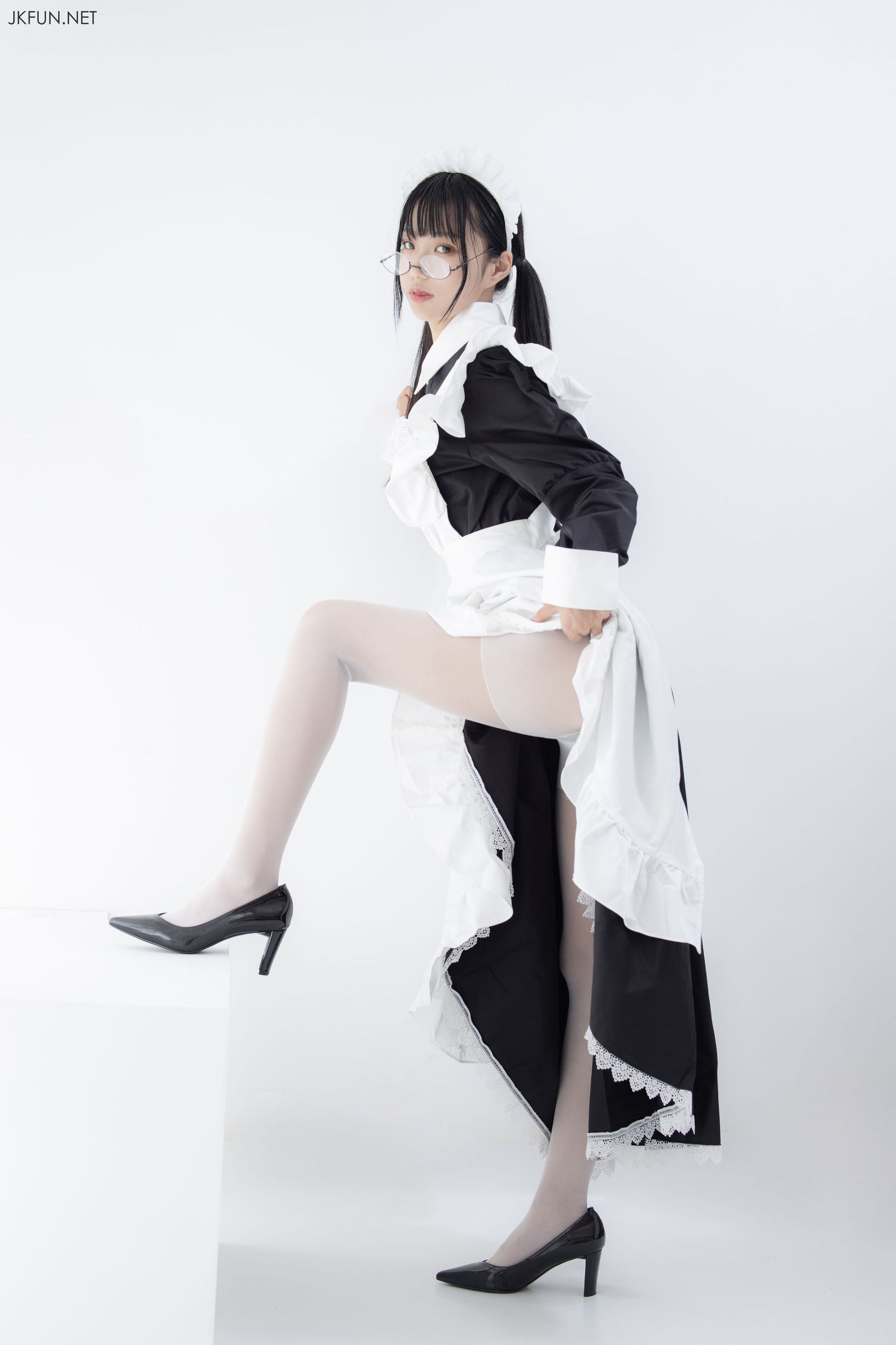 Sen Luo Consortium] Maid with Glasses Girl