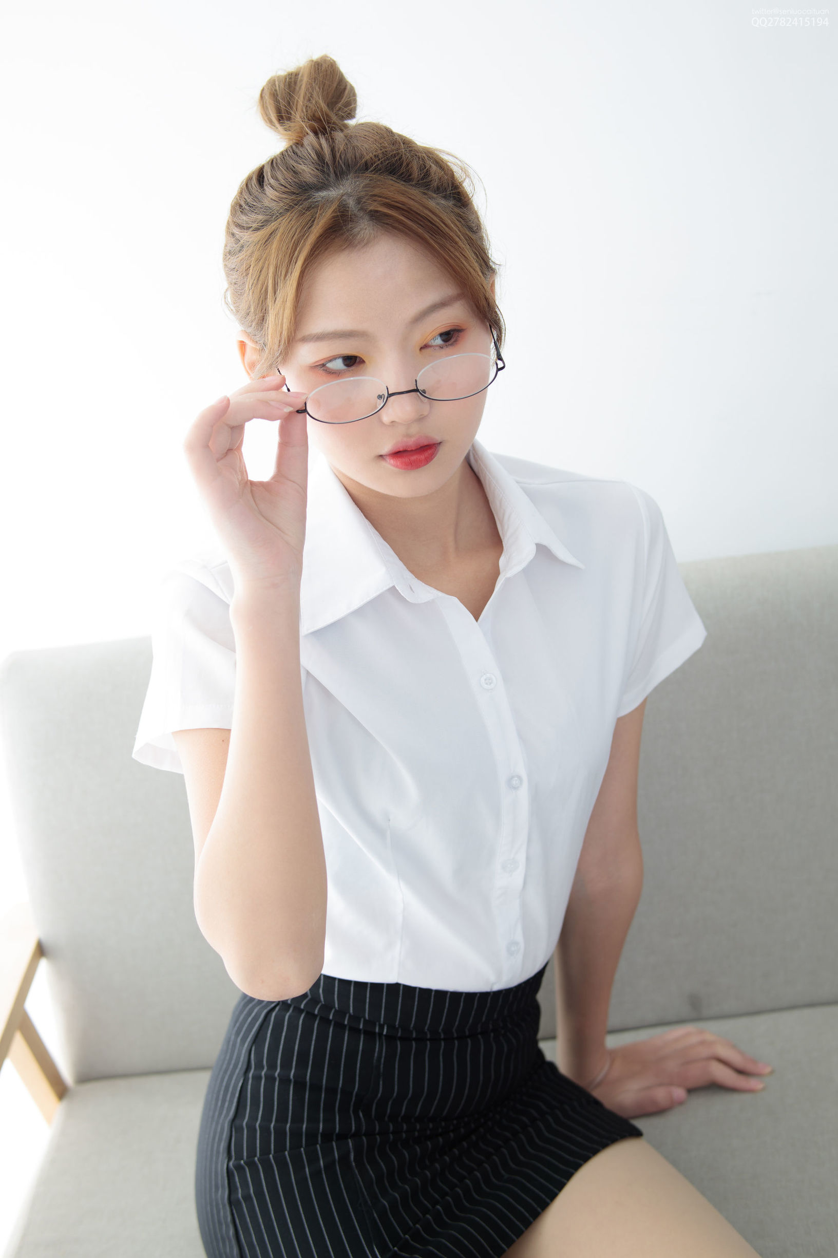 센로 체단] JKFUN-044 OL은 반드시 안경과 매치해야 한다 50D 살색 스타킹