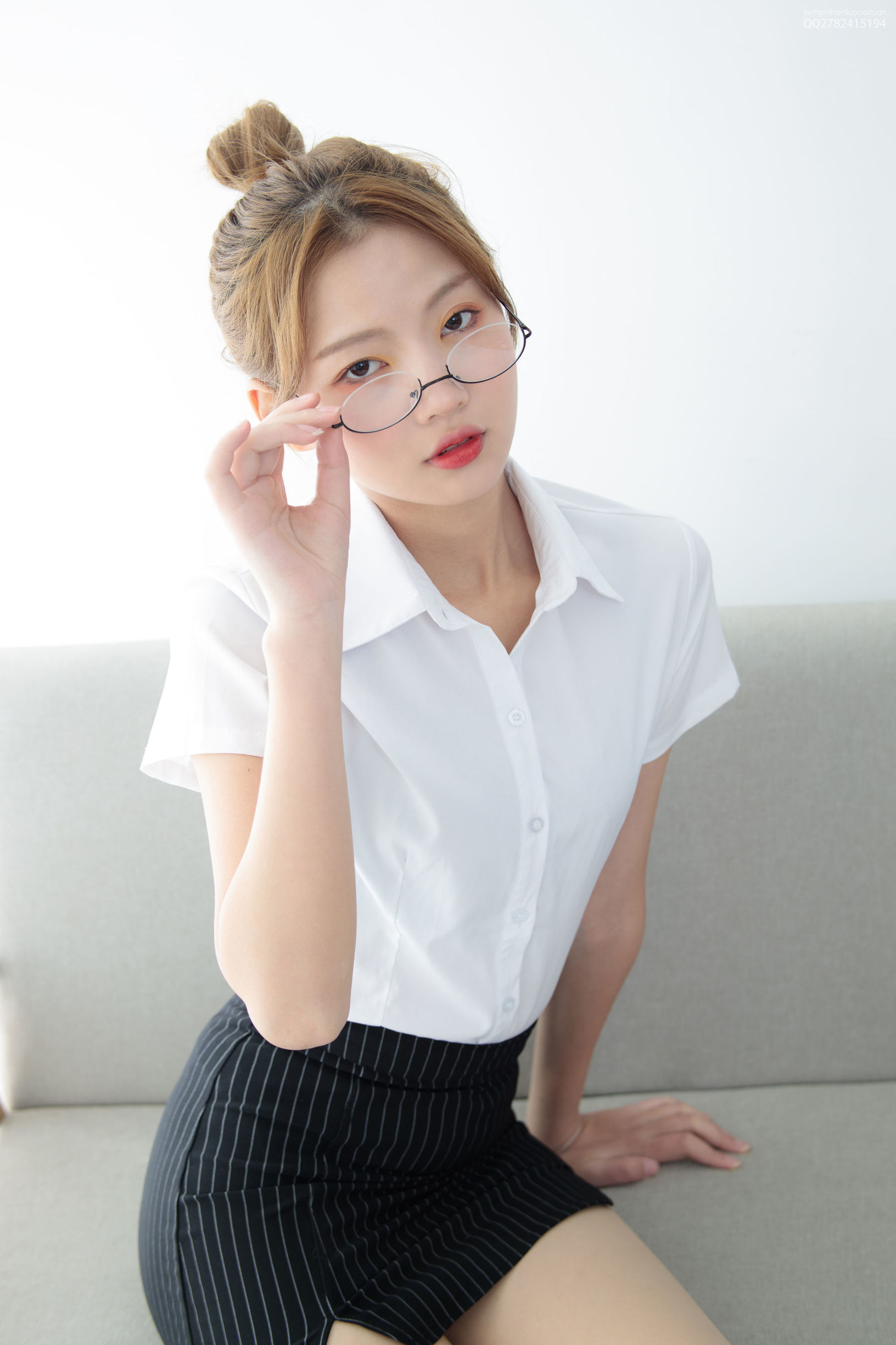 센로 체단] JKFUN-044 OL은 반드시 안경과 매치해야 한다 50D 살색 스타킹