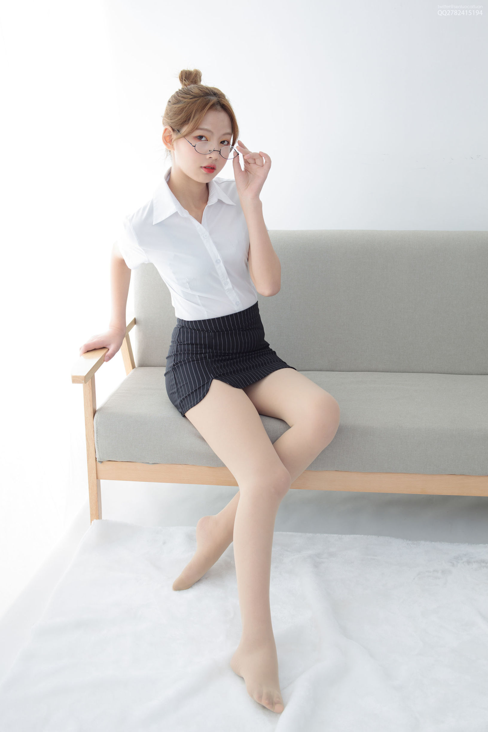 센로 체단] JKFUN-044 OL은 반드시 안경과 매치해야 한다 50D 살색 스타킹