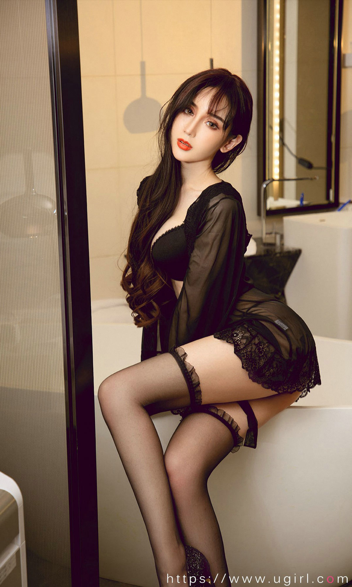 [爱尤物Ugirls] No.1884 阿依努尔瓦娅 性感汪洋
