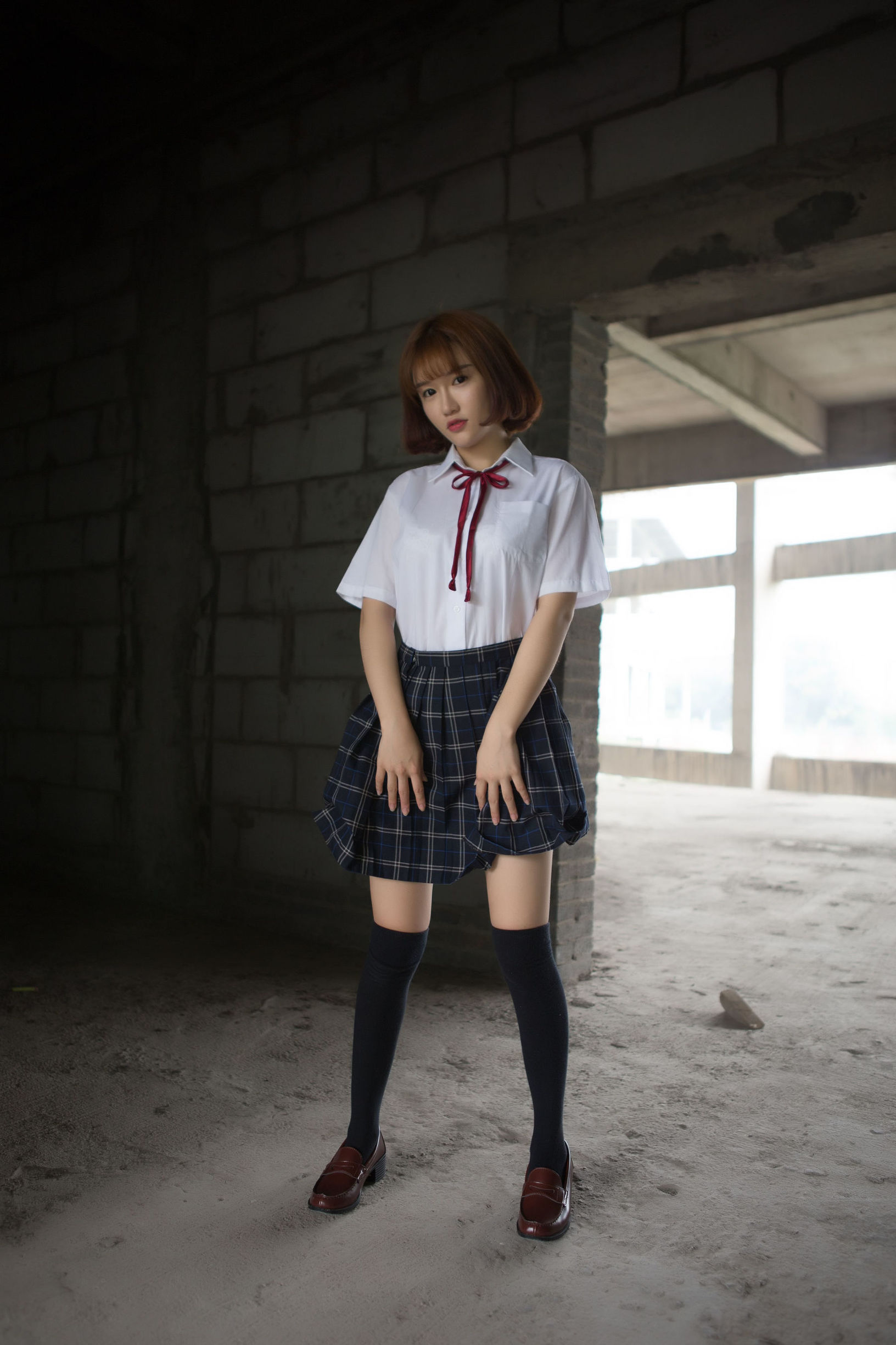 สาวสวยออนไลน์] k8อ๋าวเจี่ยวเม้งเม้งVivian ชุดนักเรียนกลางแจ้งผูกมัด
