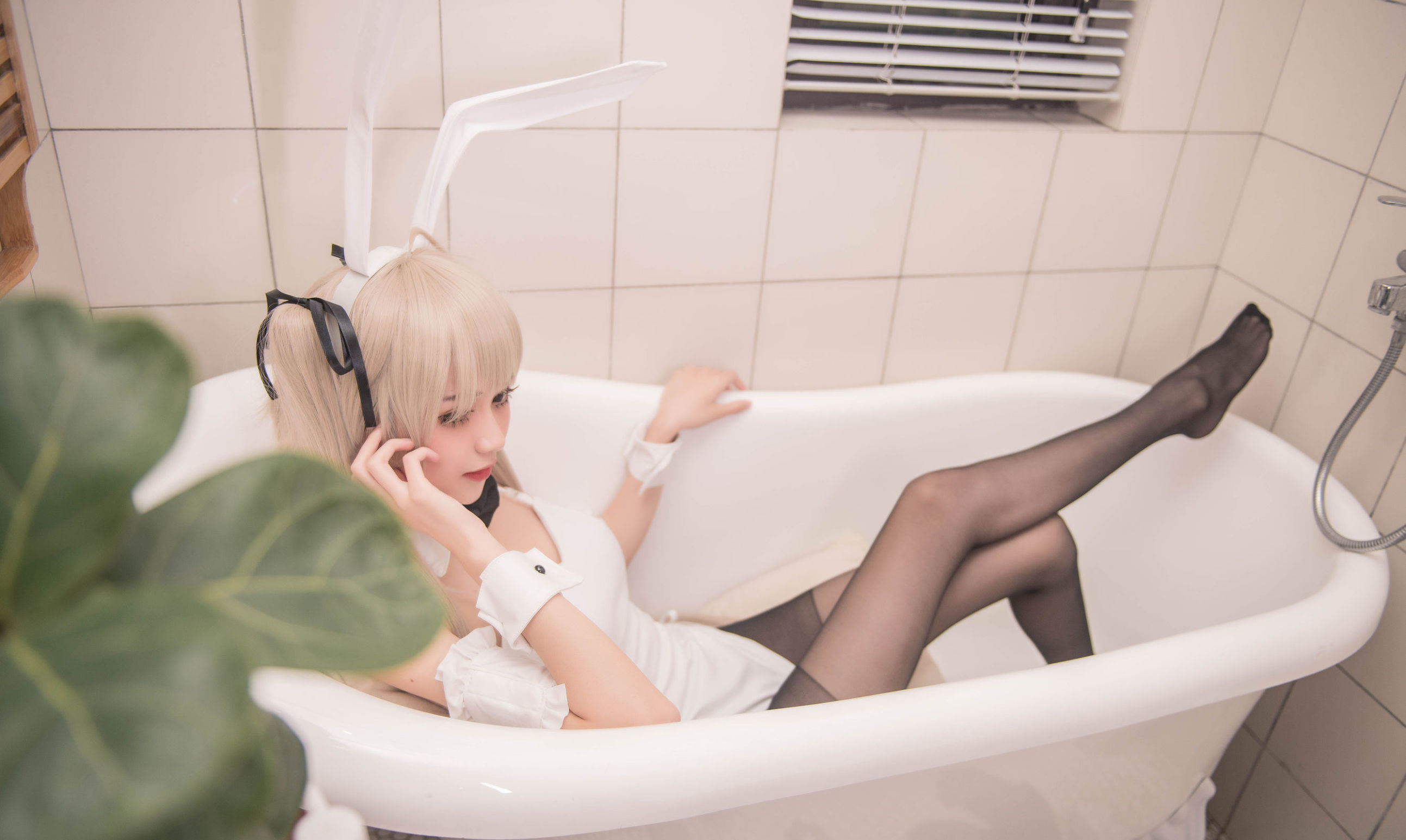 [萝莉COS] 小妖精你的负卿 - 穹妹兔女郎