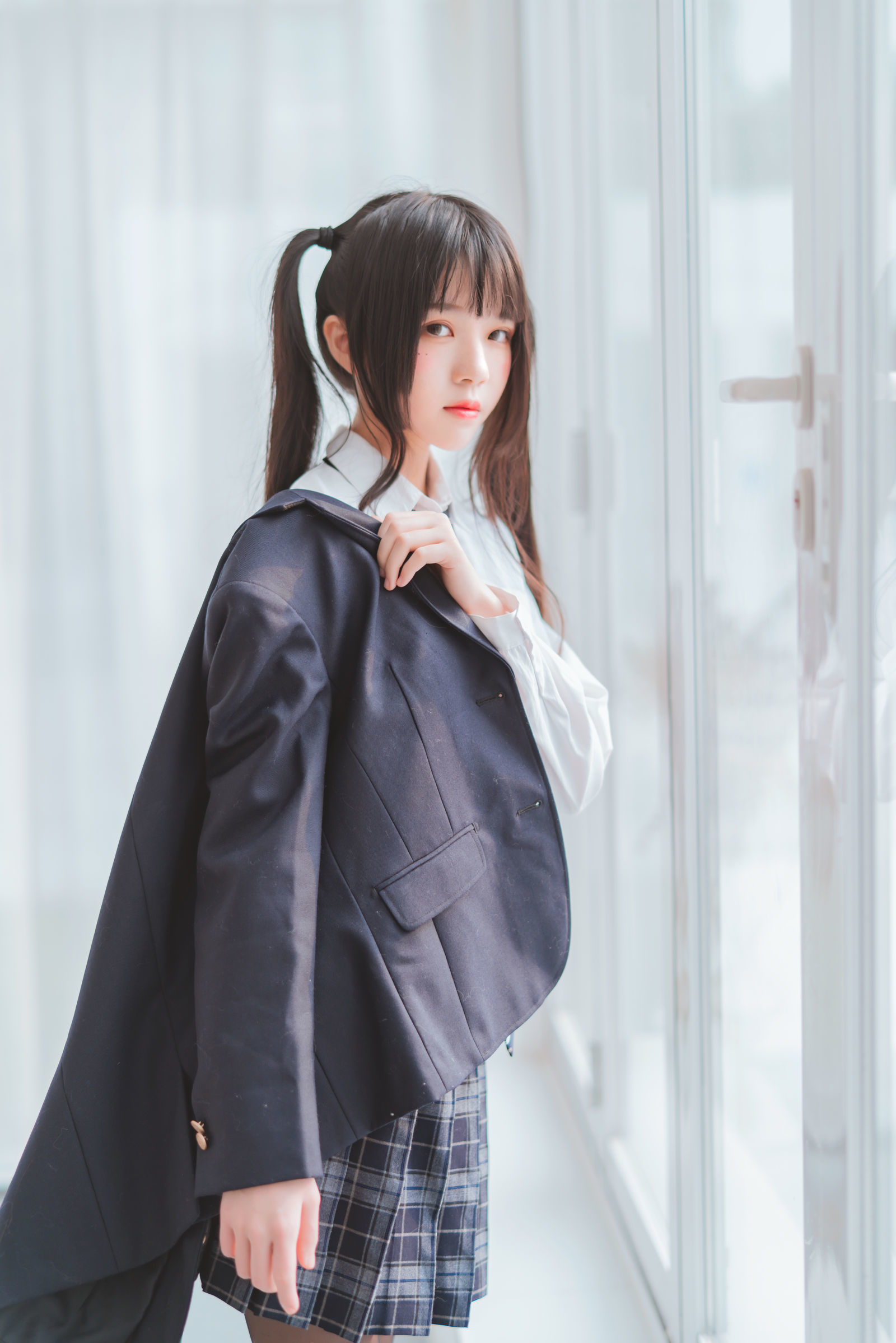 蘿莉COS] 櫻桃喵 - 冬季制服絲秀