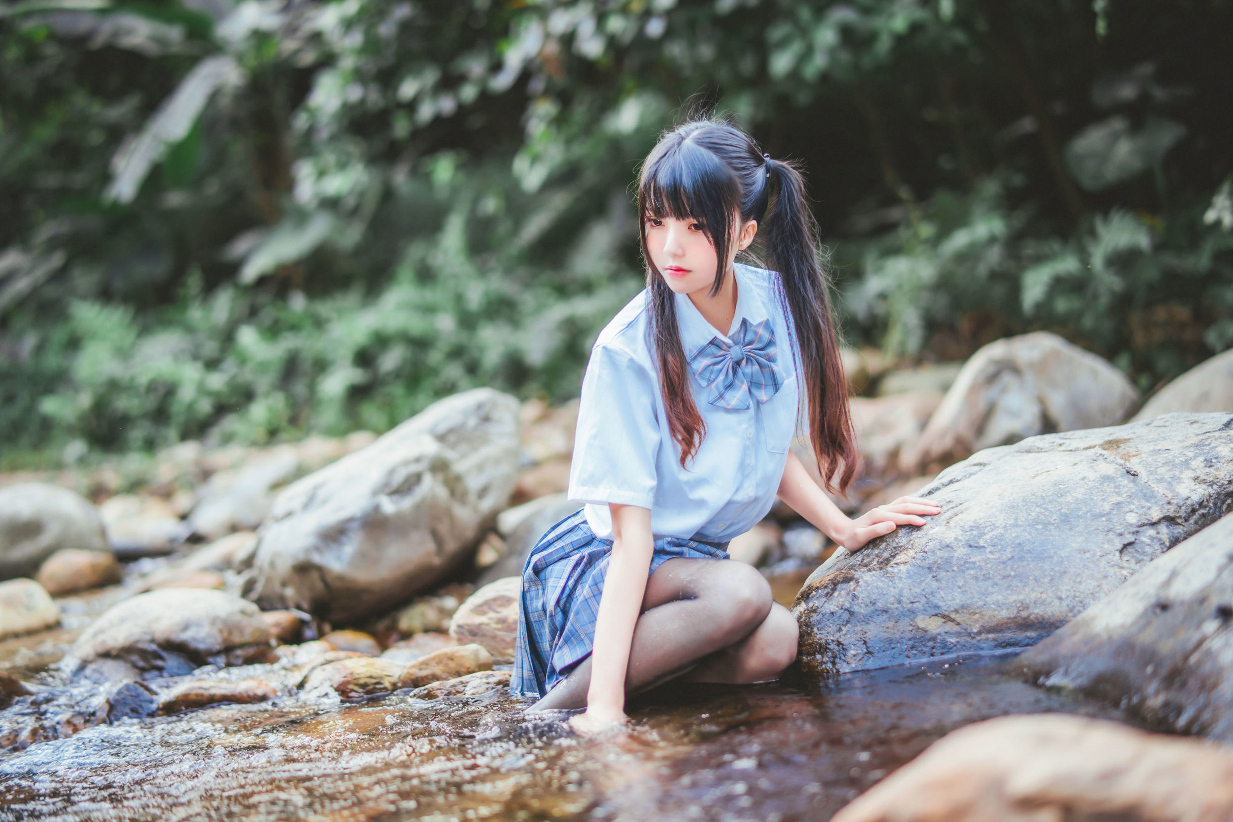 [萝莉COS] 桜桃喵《校服少女COSPLAY湿身系列》