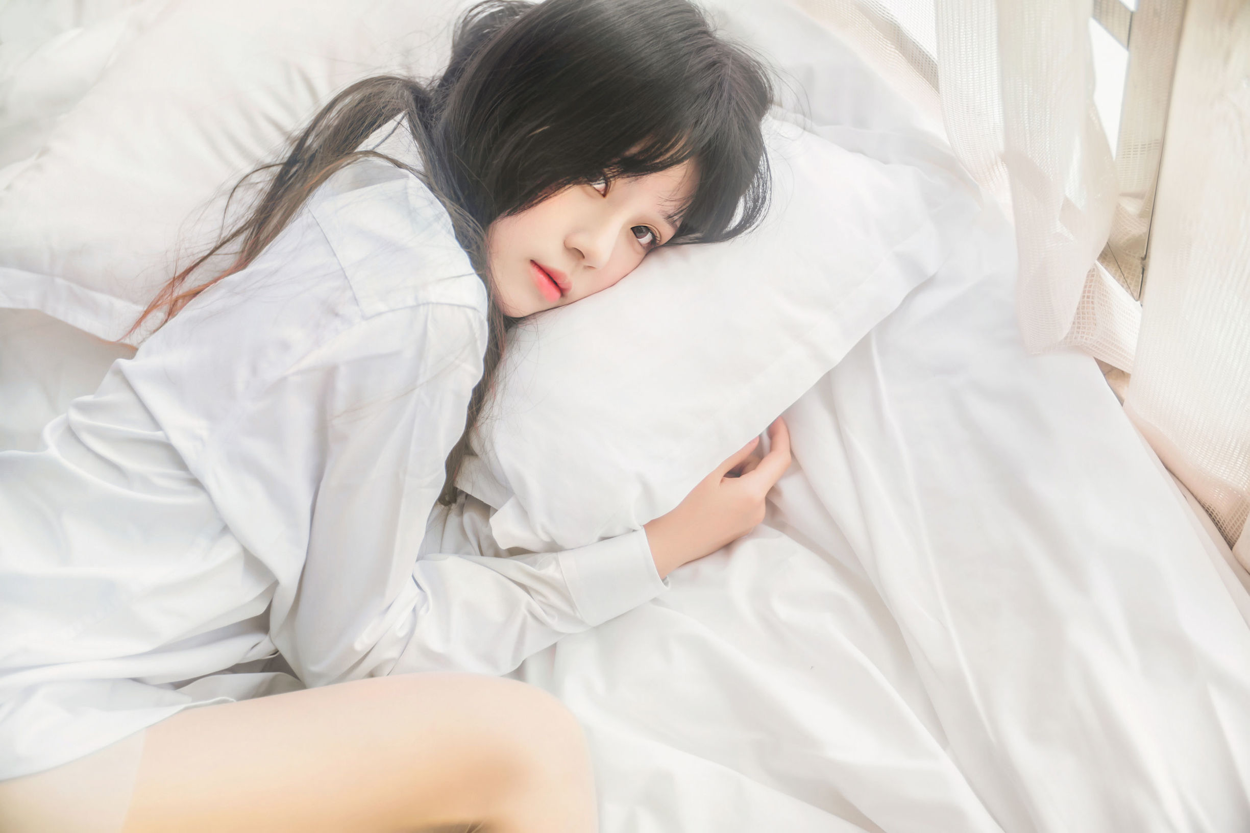  belle  Cosplay] Sakura Meow《Sakura Chưa Chín - Áo Sơ Mi Trắng Lan Tỏa》