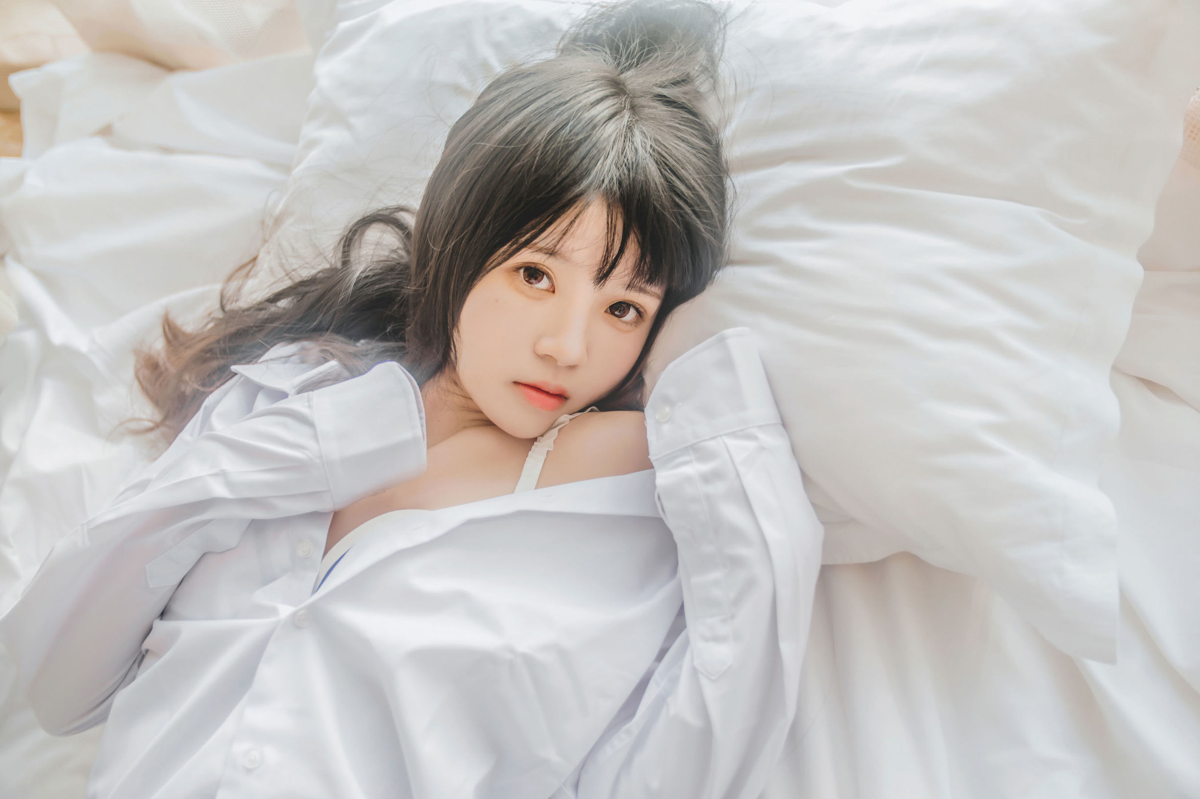  belle  Cosplay] Sakura Meow《Sakura Chưa Chín - Áo Sơ Mi Trắng Lan Tỏa》