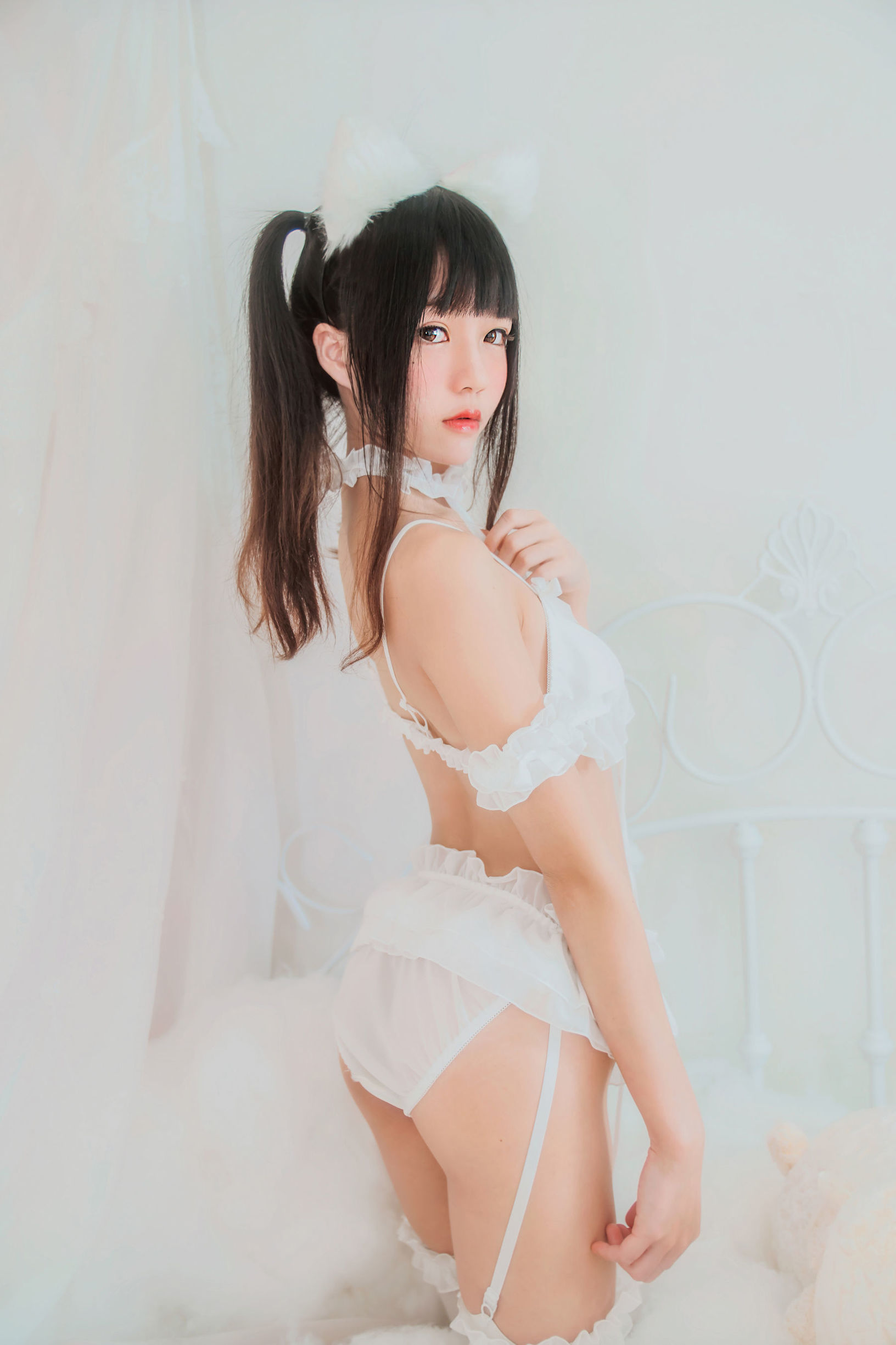 [萝莉COS] 桜桃喵《白猫》