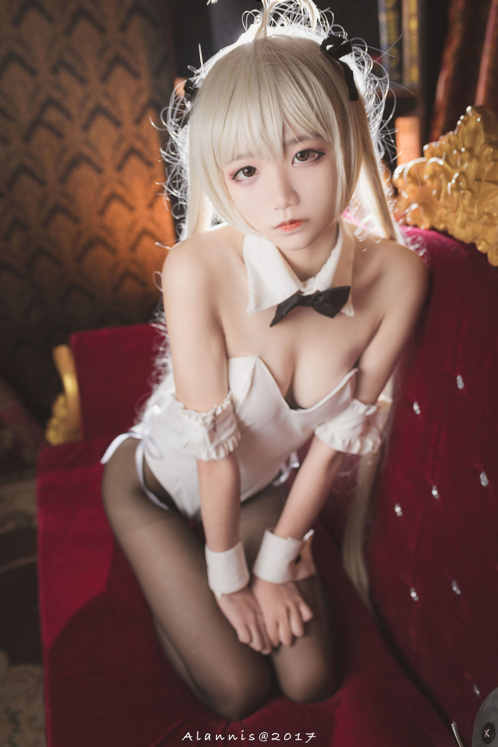 [萝莉COS] 清纯少女五更百鬼 - 兔女郎+白丝美腿
