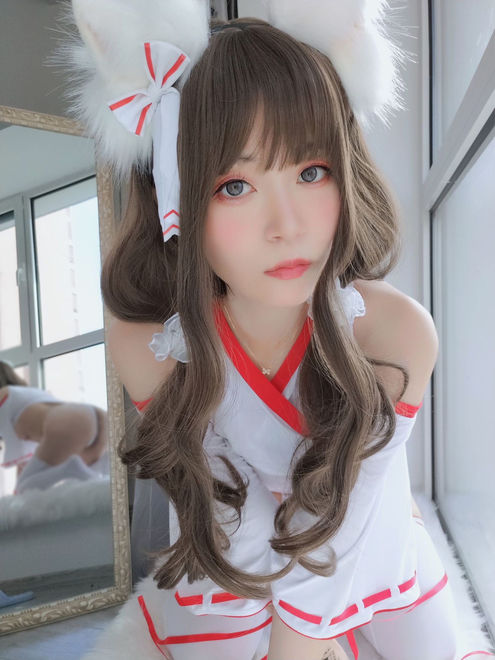  belle  COS] Baiyin - The Little Fox Raised at the Shrine