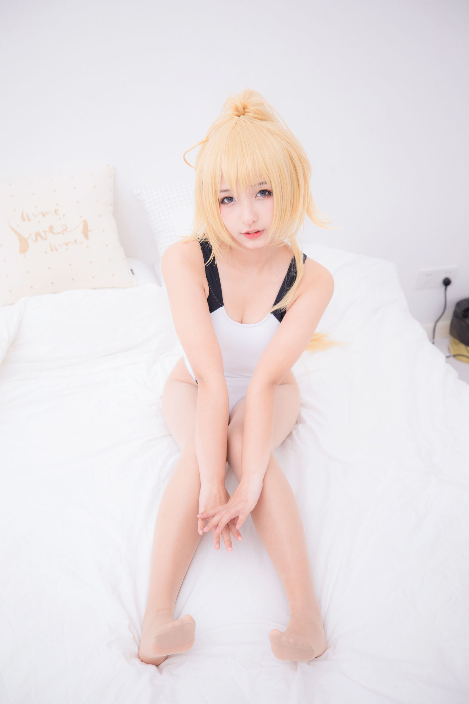 [萝莉COS] 神楽坂真冬 贞德泳装