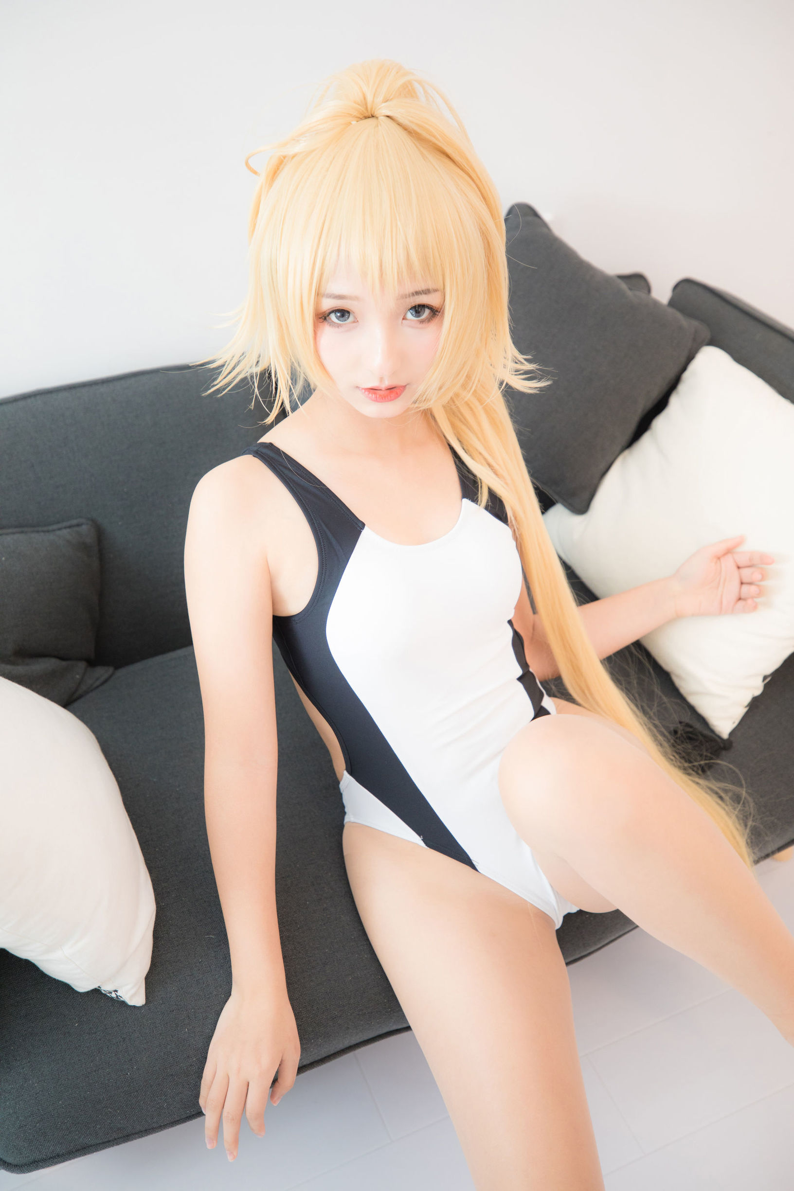 [萝莉COS] 神楽坂真冬 贞德泳装